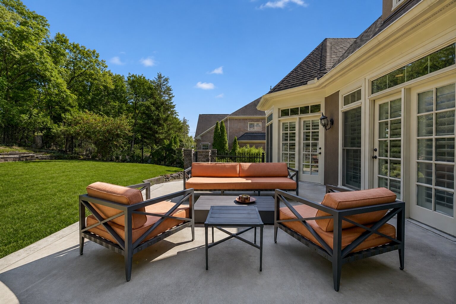3430 Golf Club Ln
