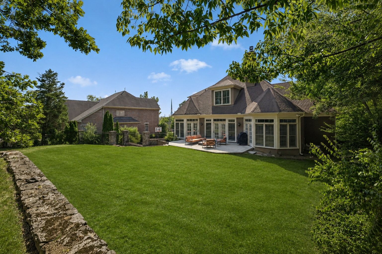 3430 Golf Club Ln