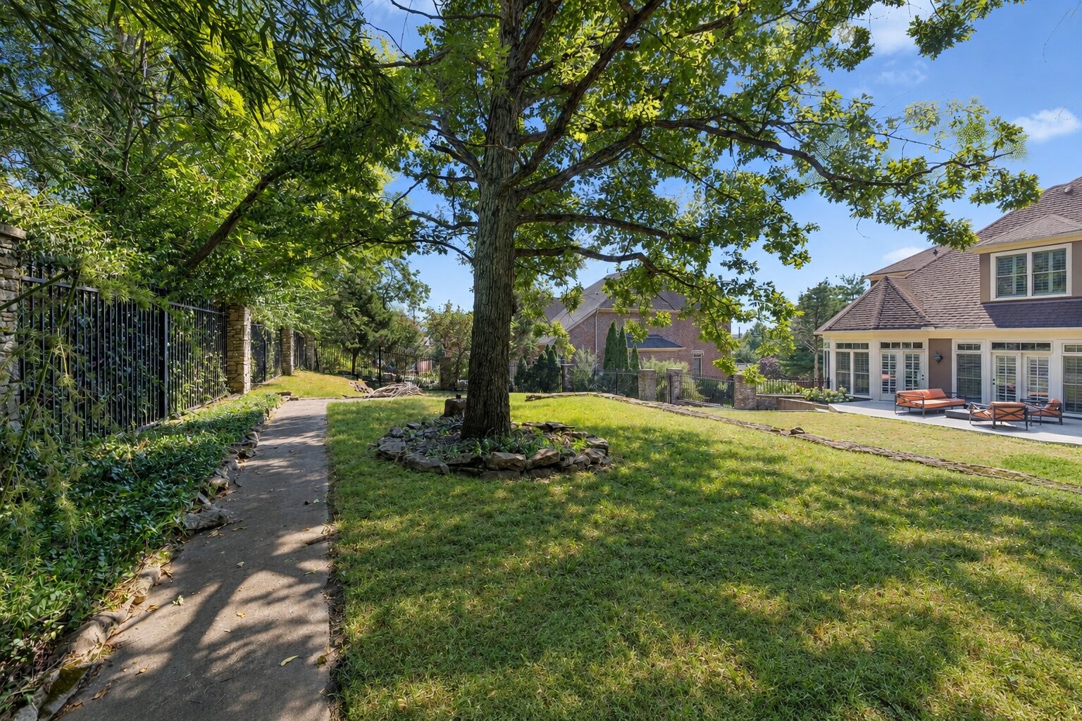 3430 Golf Club Ln