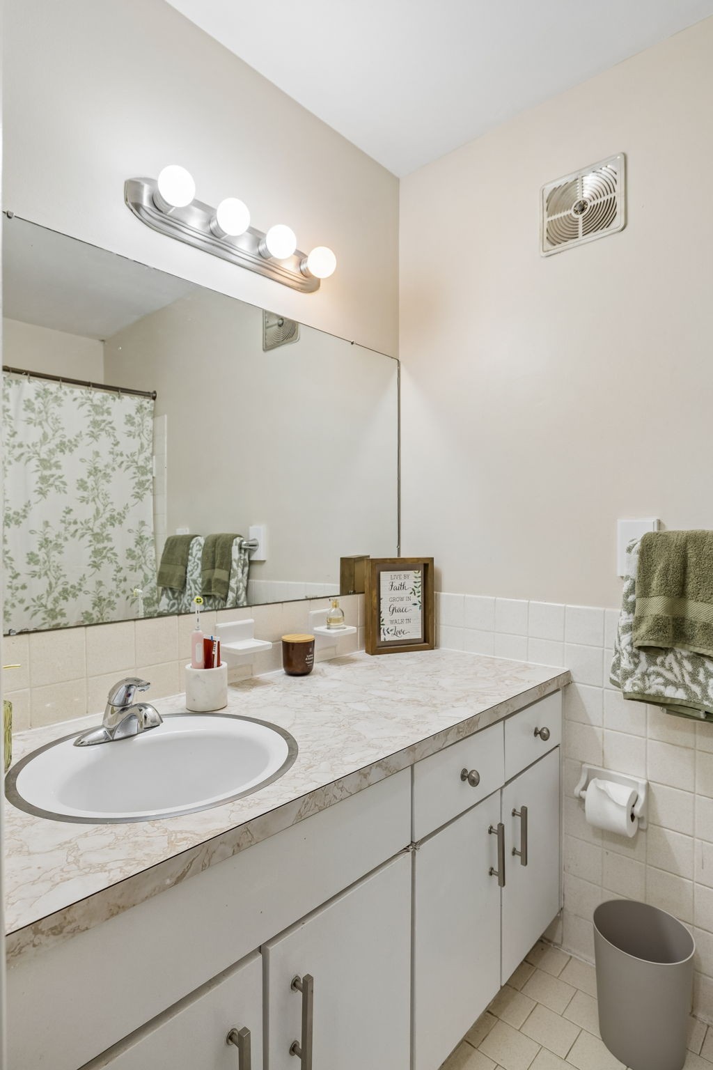 1900 Richard Jones Rd Unit: S7