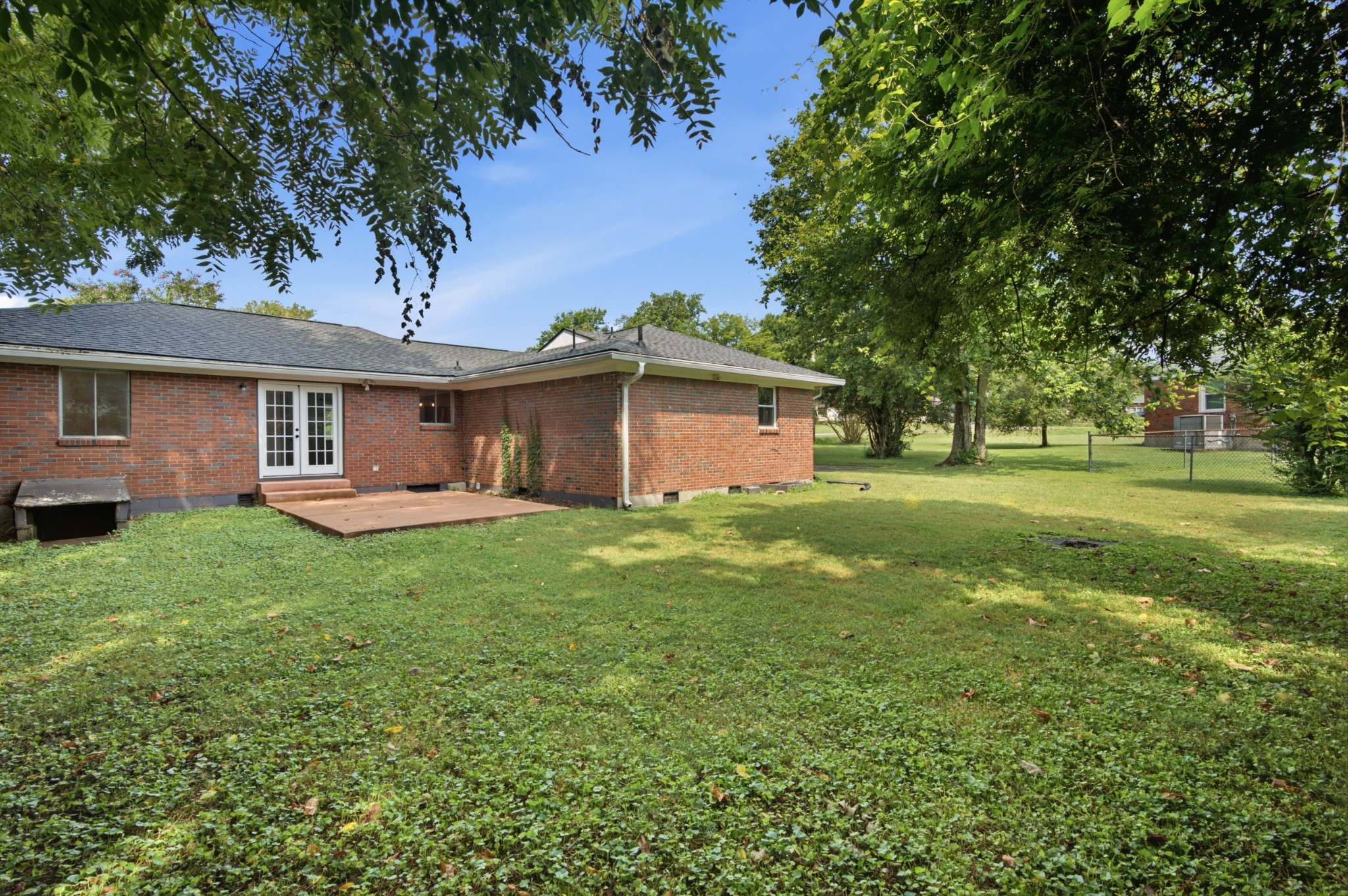 2400 Sandy Dr