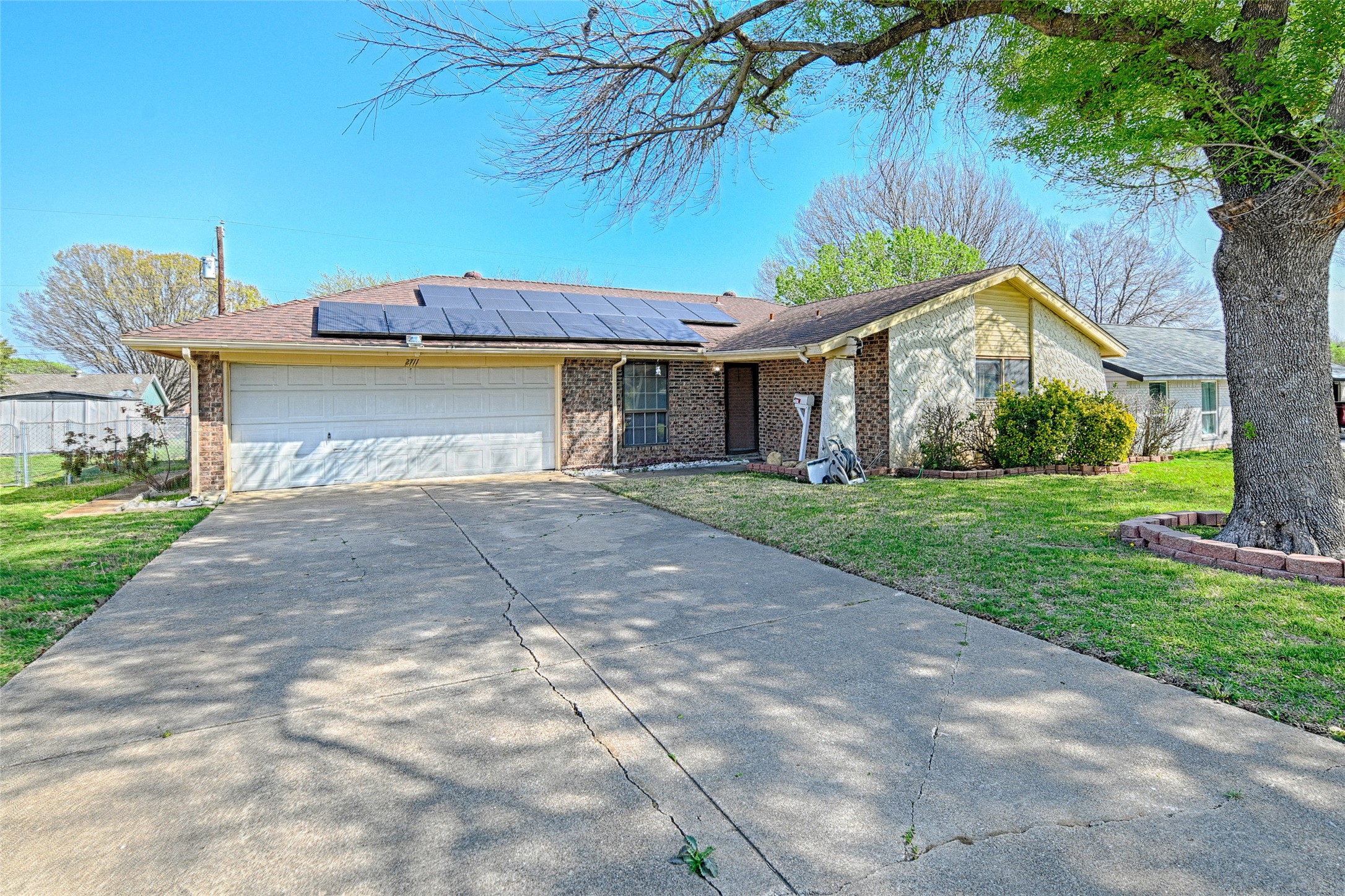 2711 Canary Circle