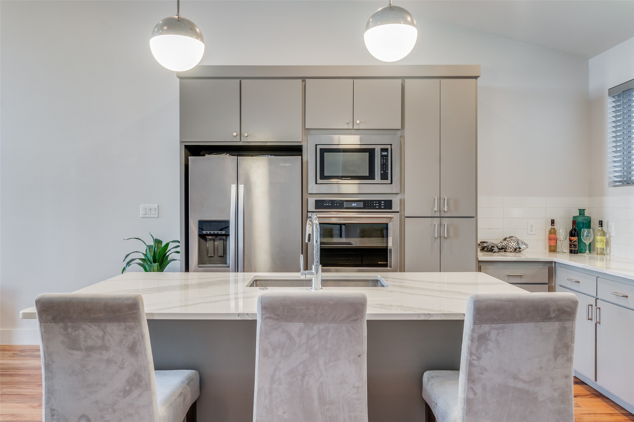 2431 N Garrett Avenue 2
