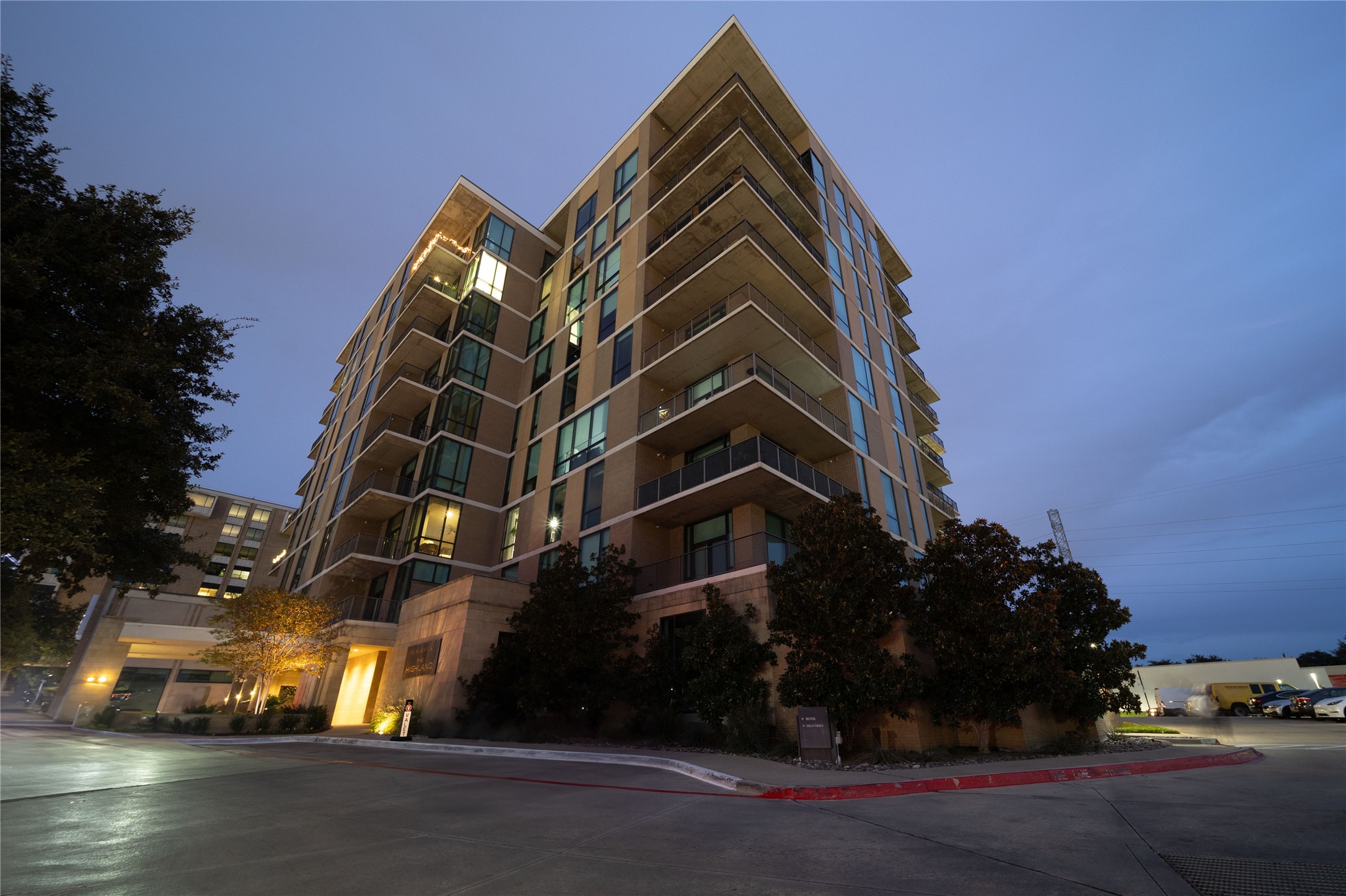 5656 N Central Expressway 705
