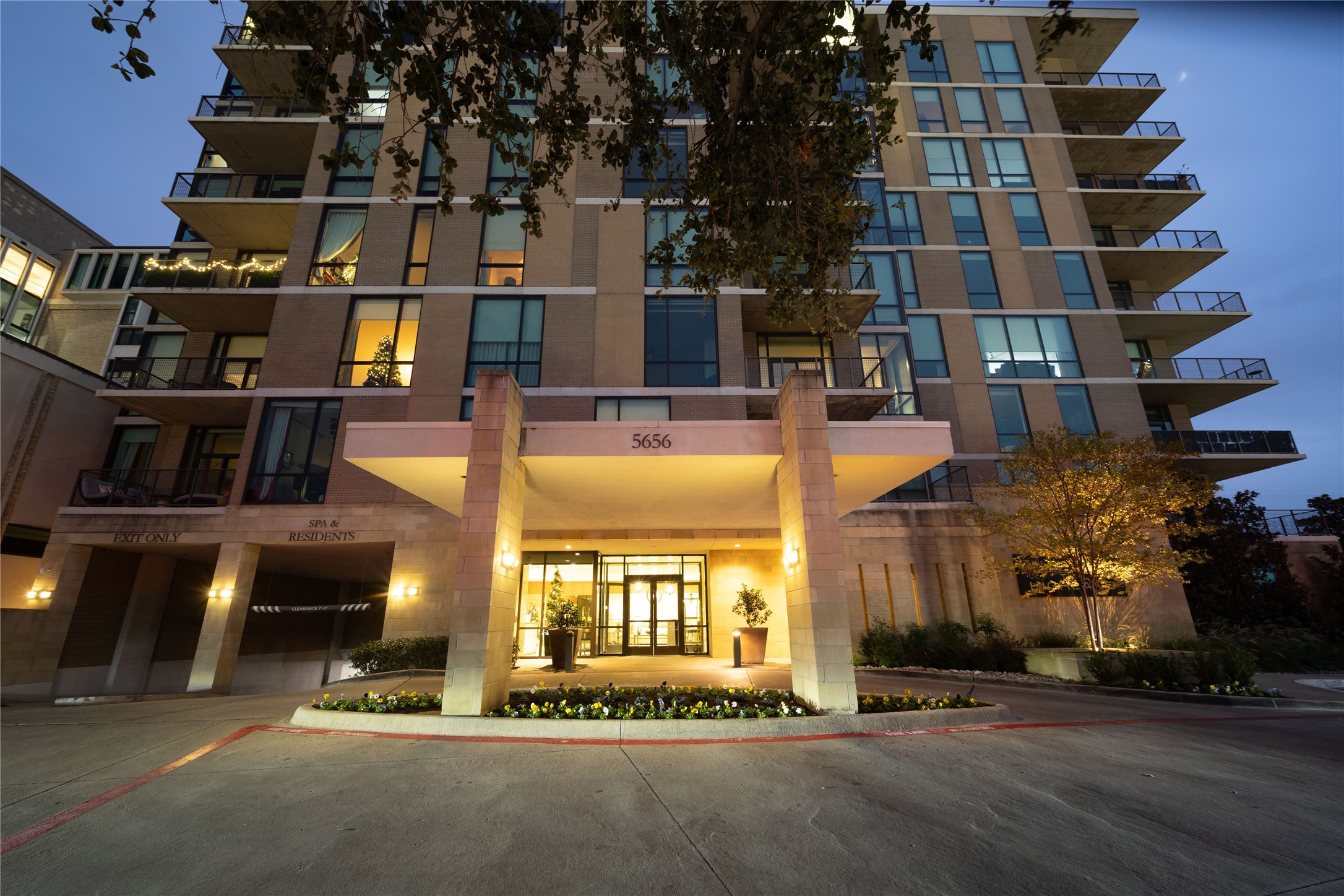 5656 N Central Expressway 705