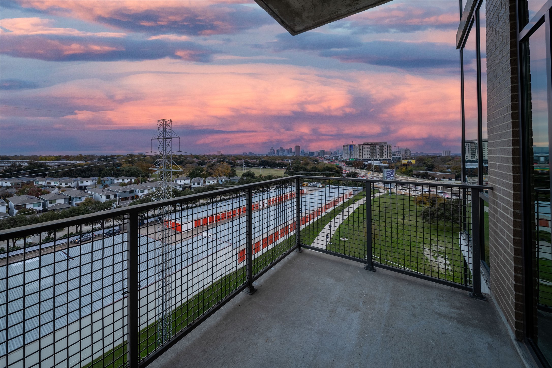 5656 N Central Expressway 705