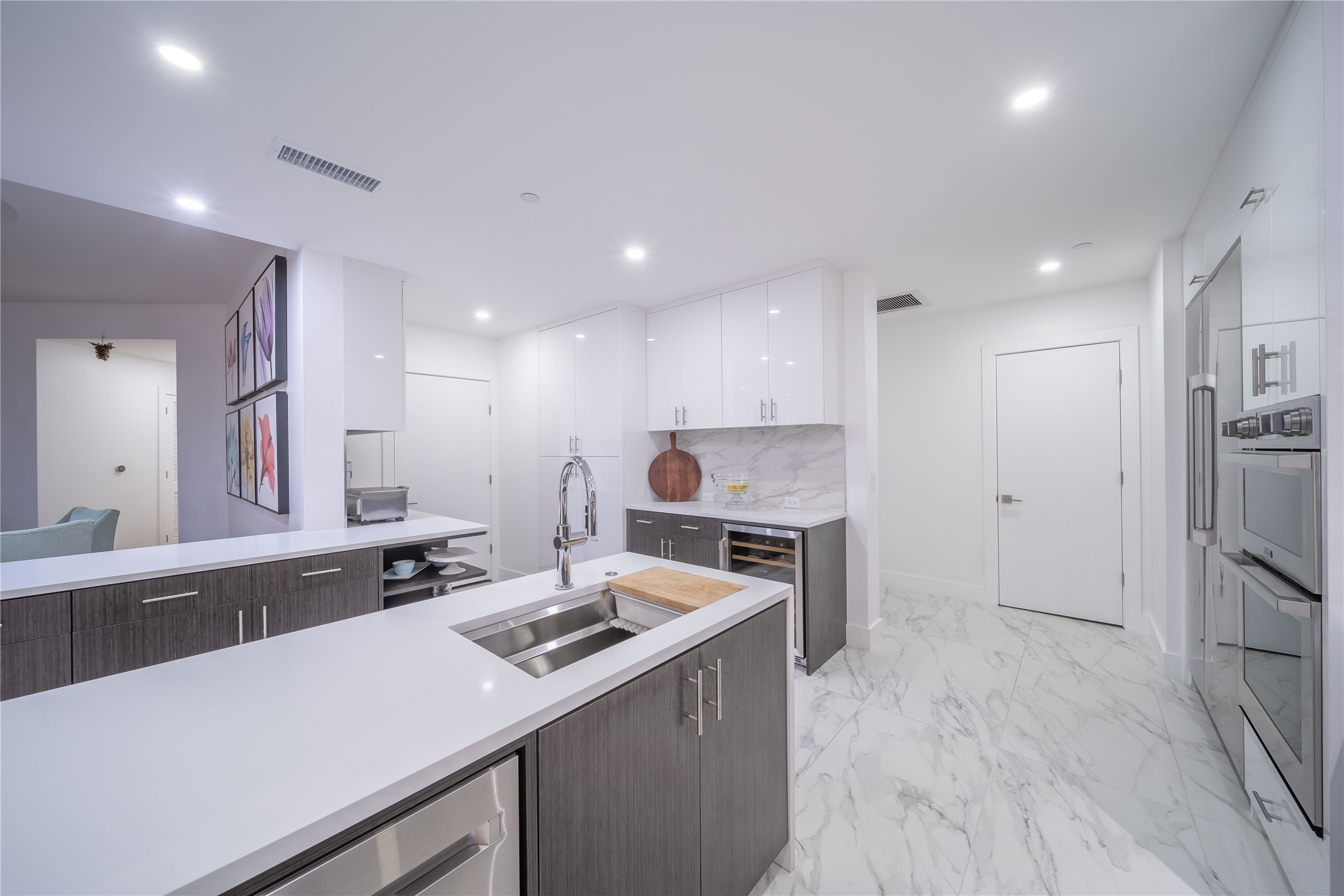 5656 N Central Expressway 705
