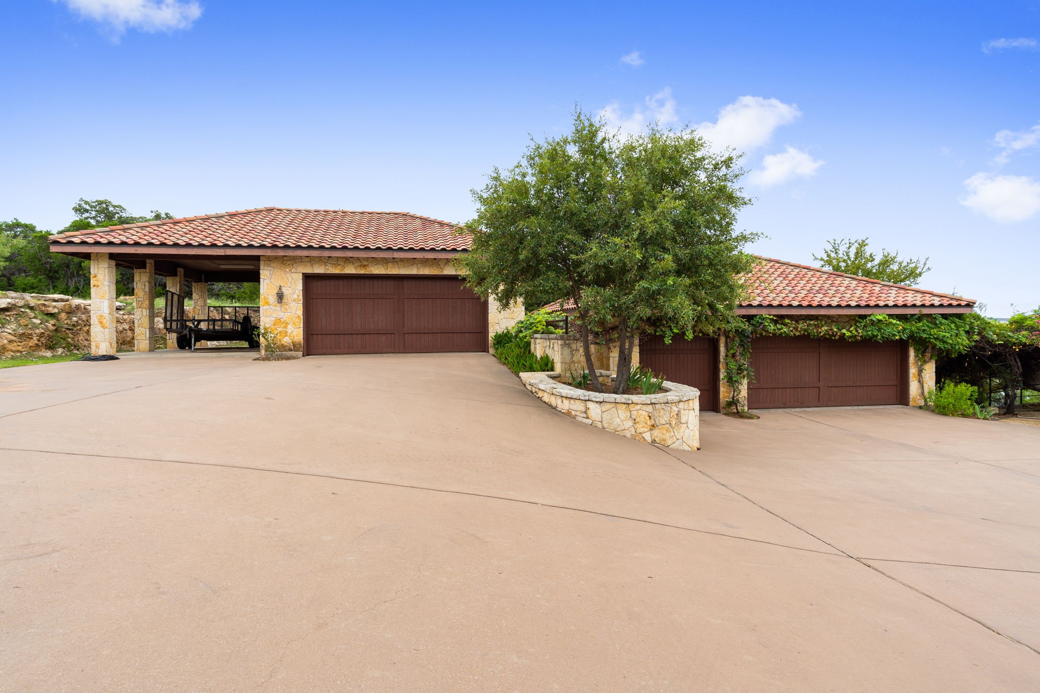 1011 Lakeview Point Road