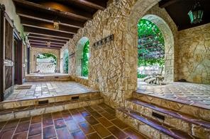 1011 Lakeview Point Road