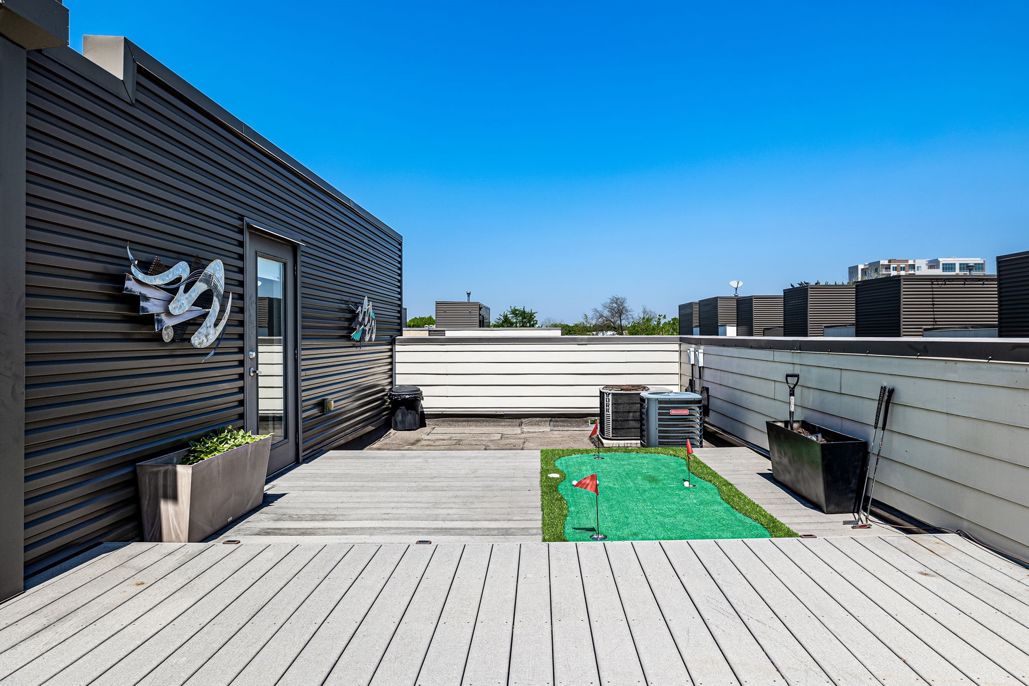 4111 Newton Avenue 31