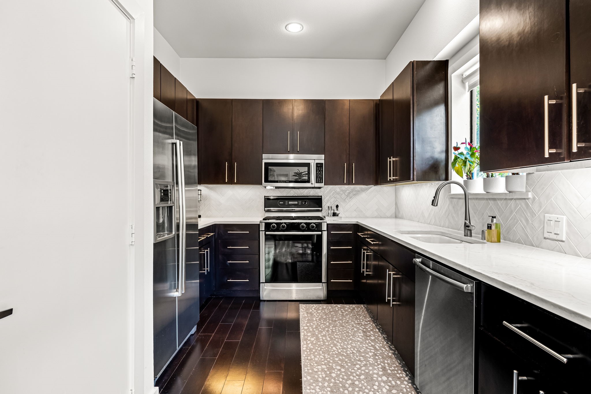 4111 Newton Avenue 31