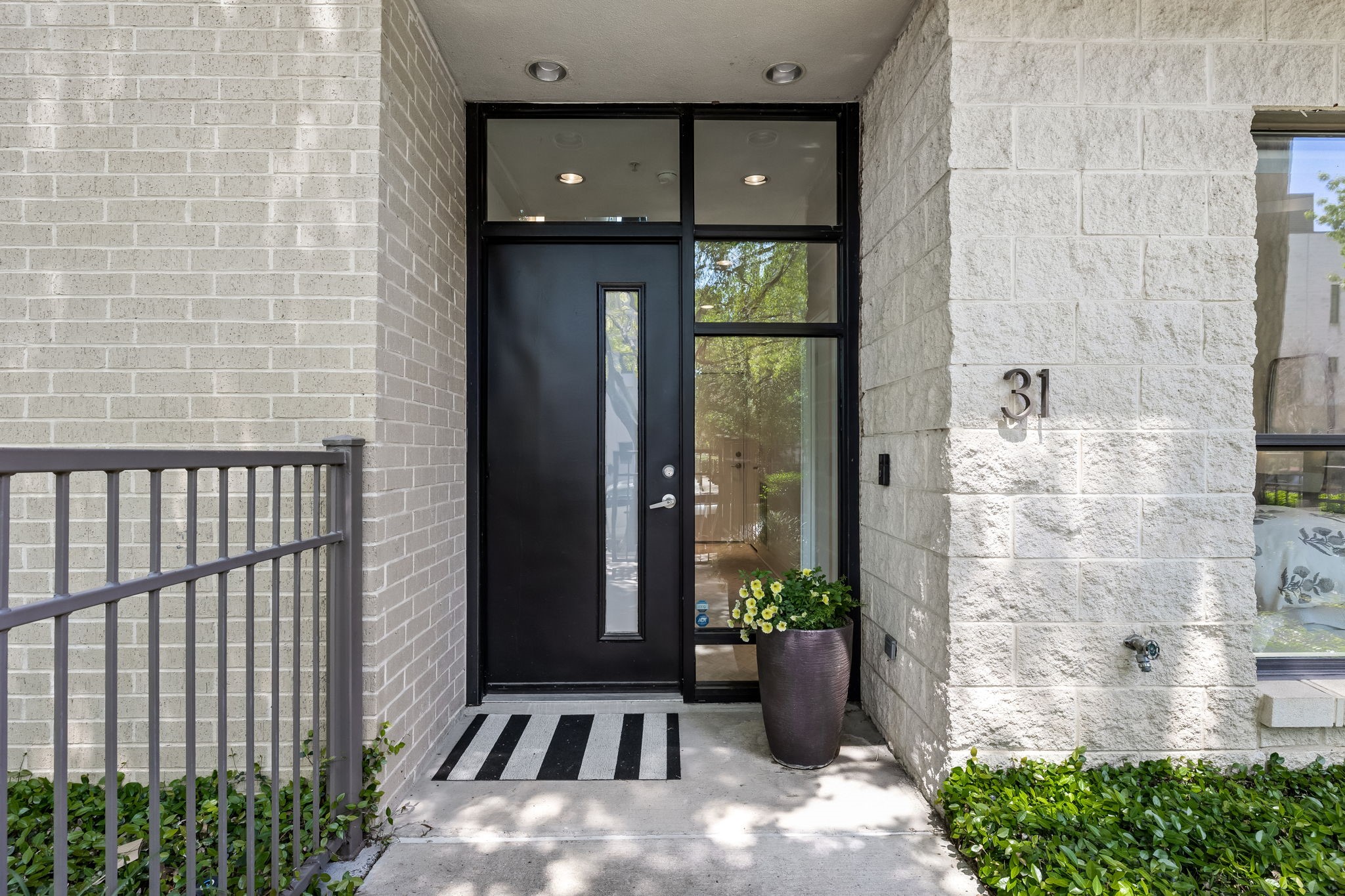 4111 Newton Avenue 31