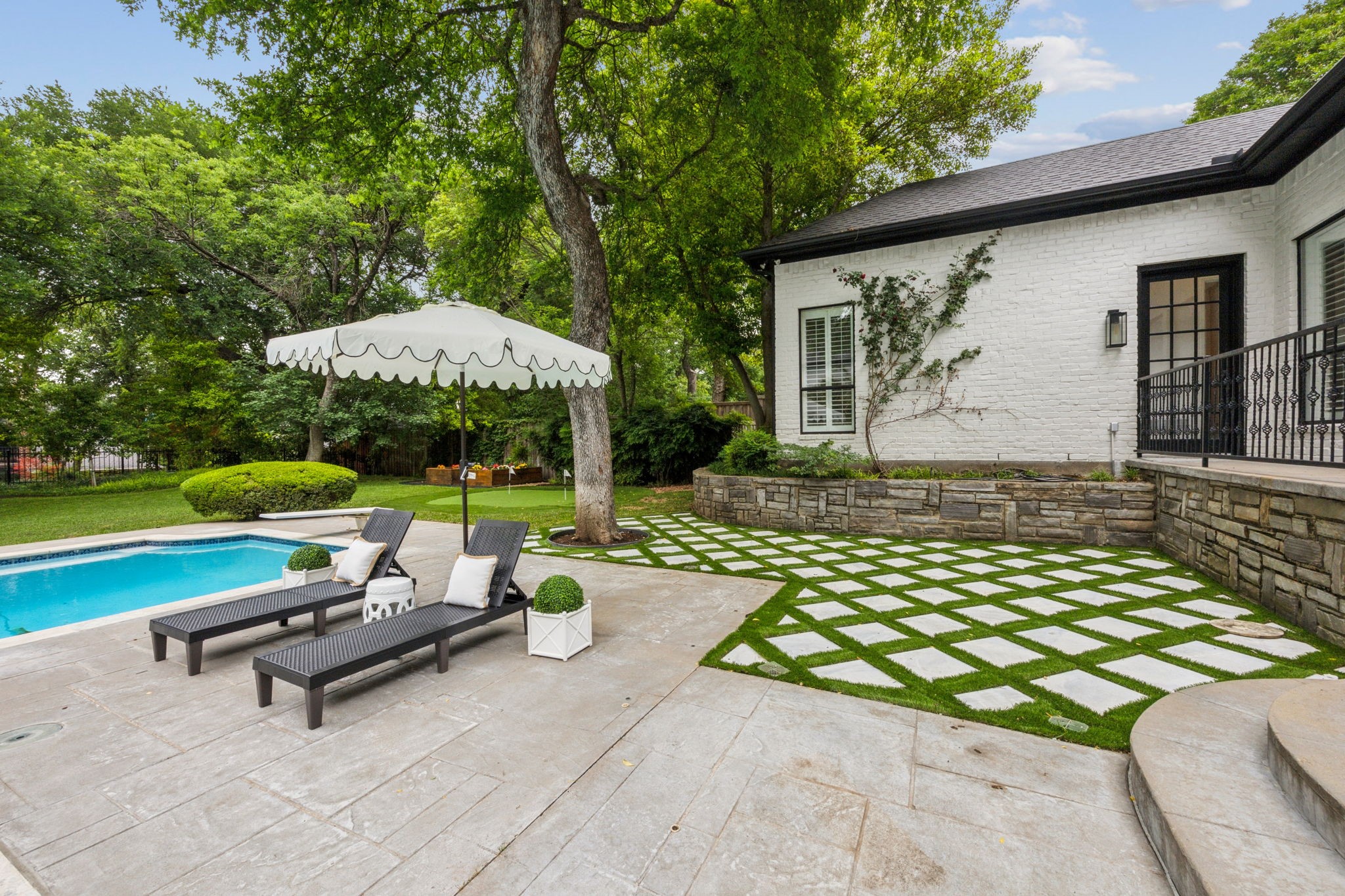 6625 Overlook Court
