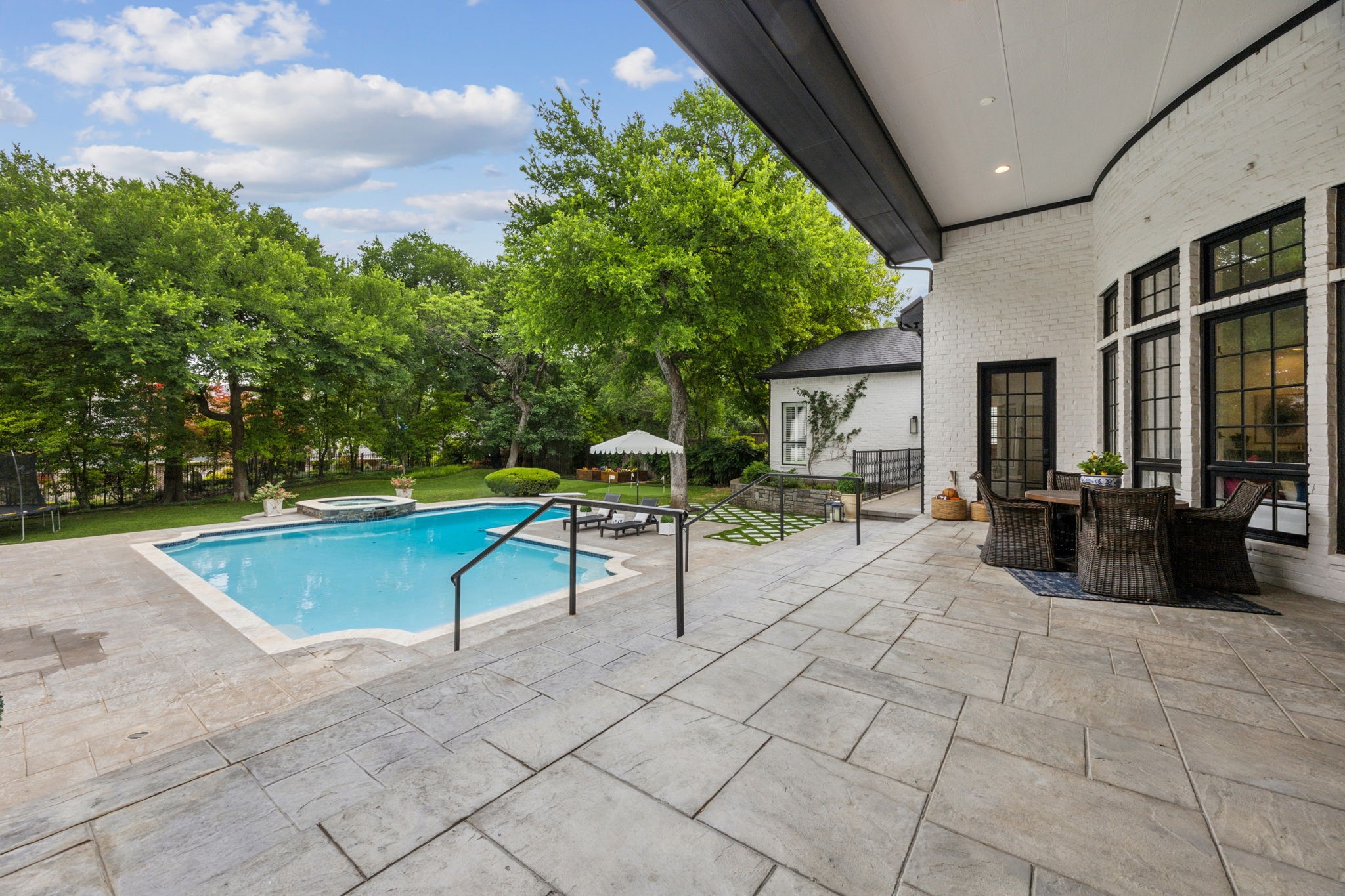 6625 Overlook Court