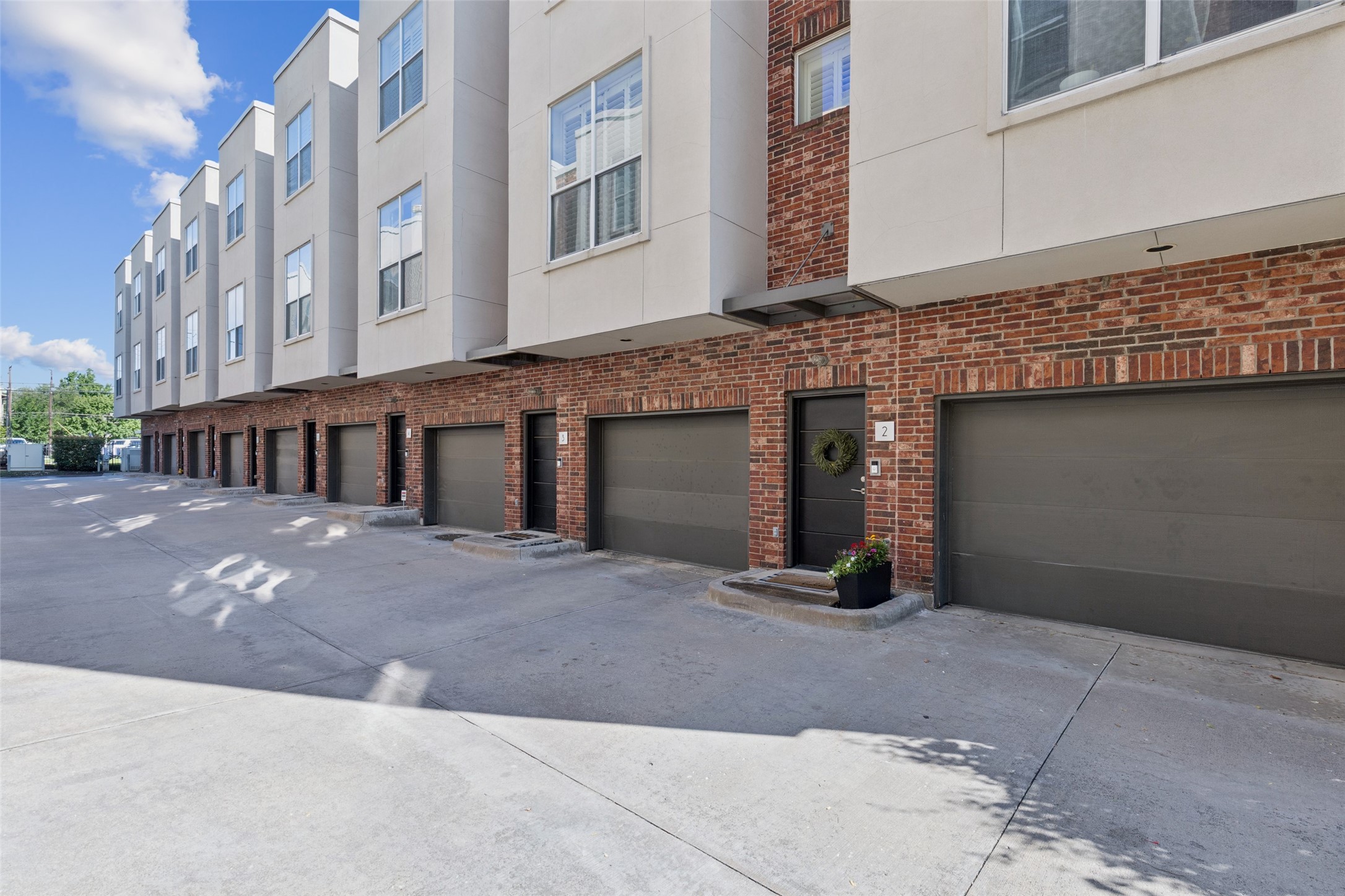 4307 Mckinney Avenue 2