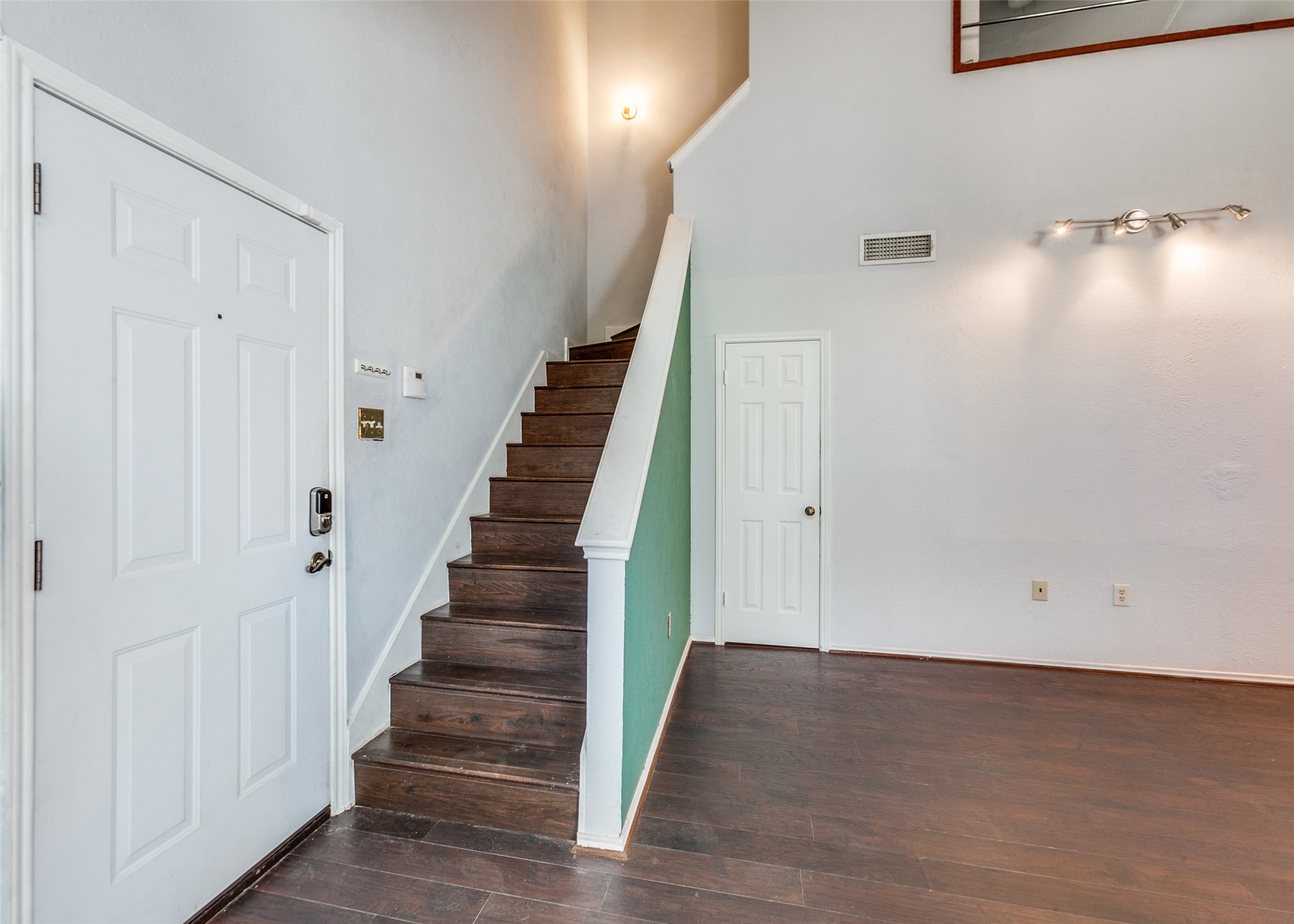 9600 Royal Lane 201