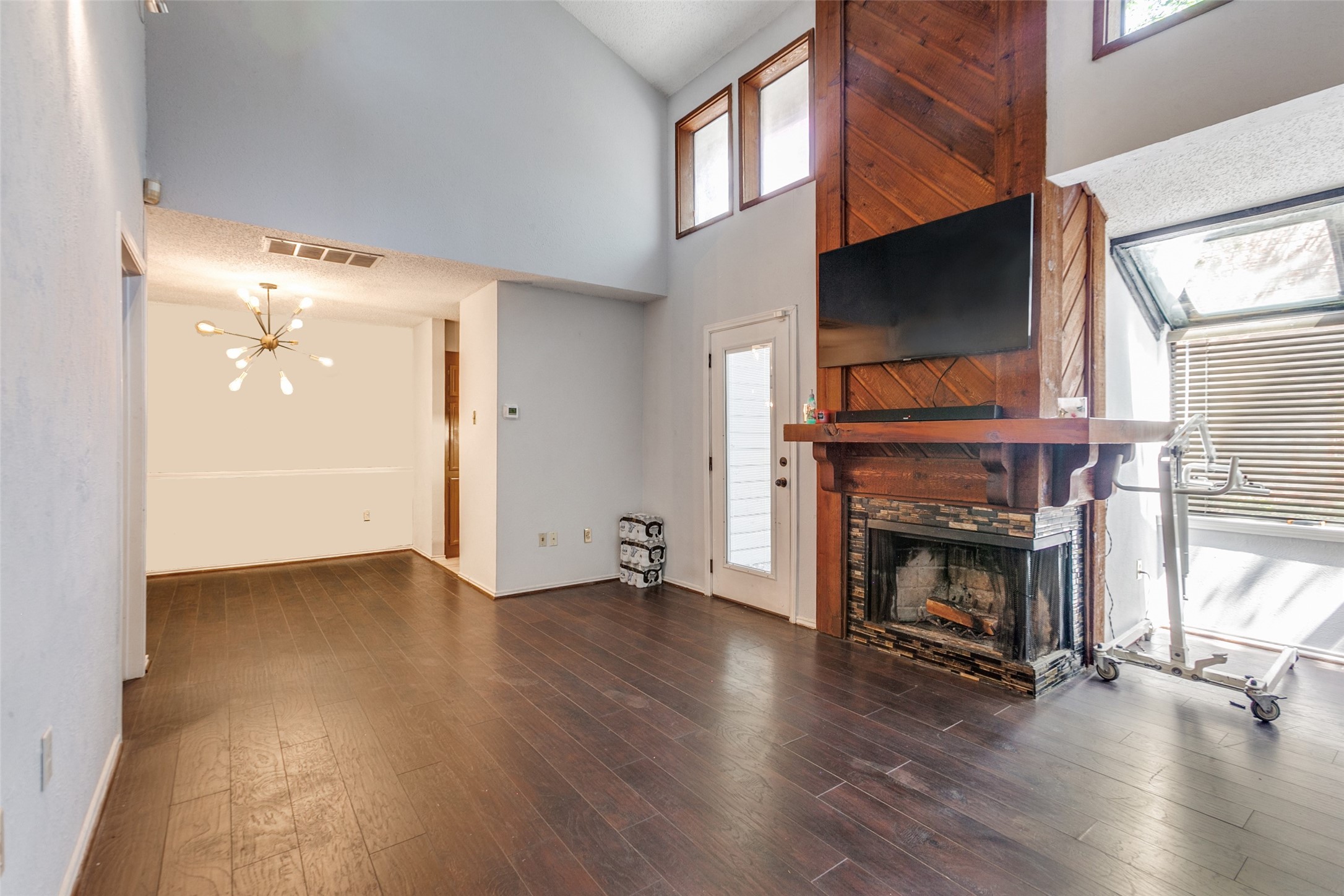 9600 Royal Lane 201