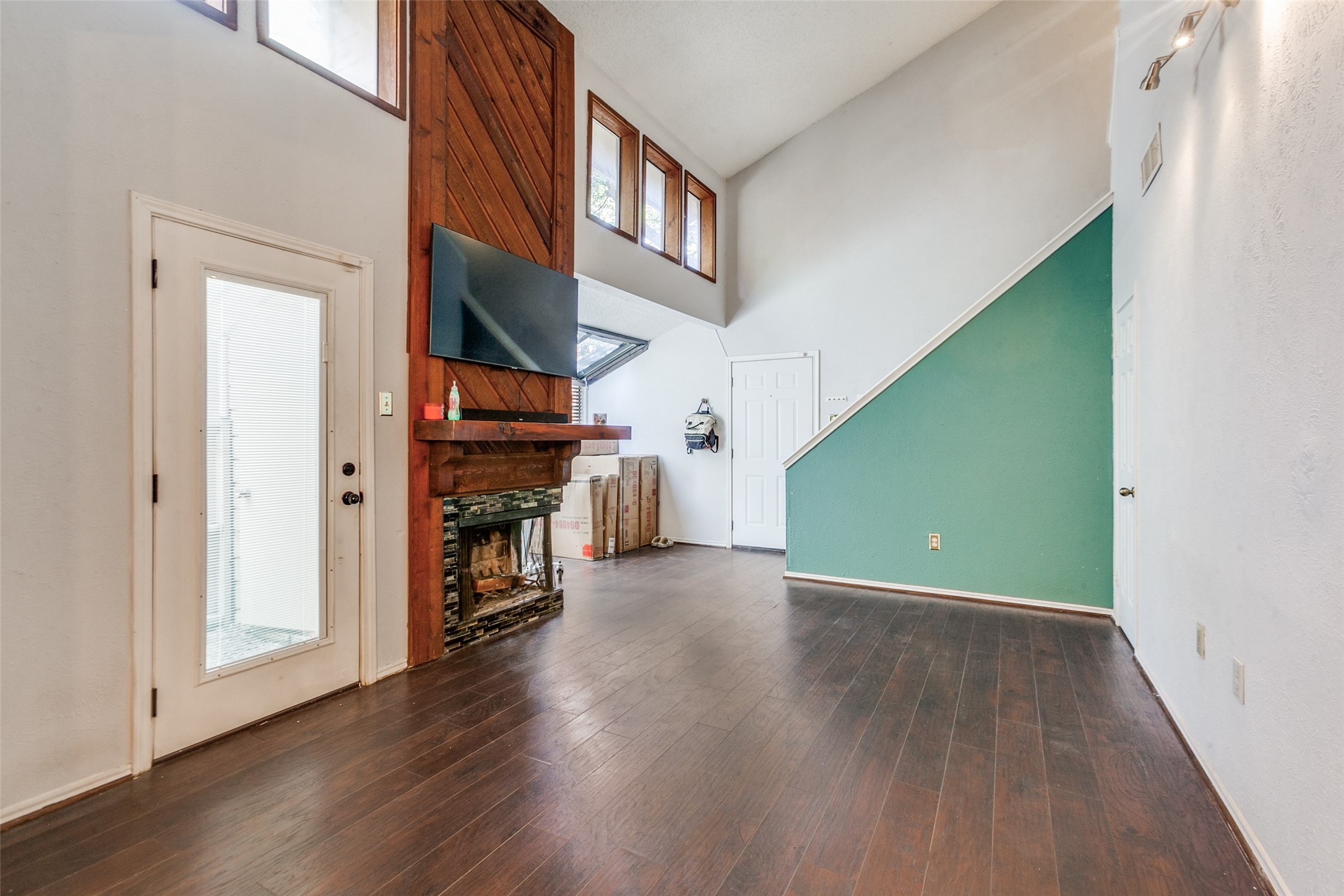 9600 Royal Lane 201