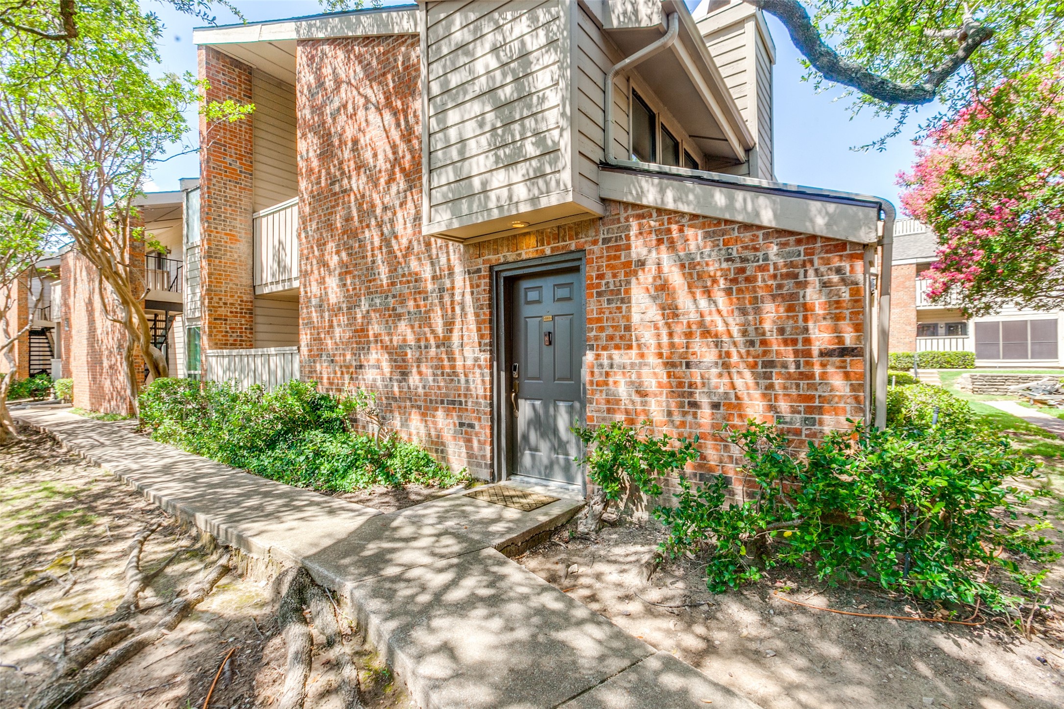 9600 Royal Lane 201