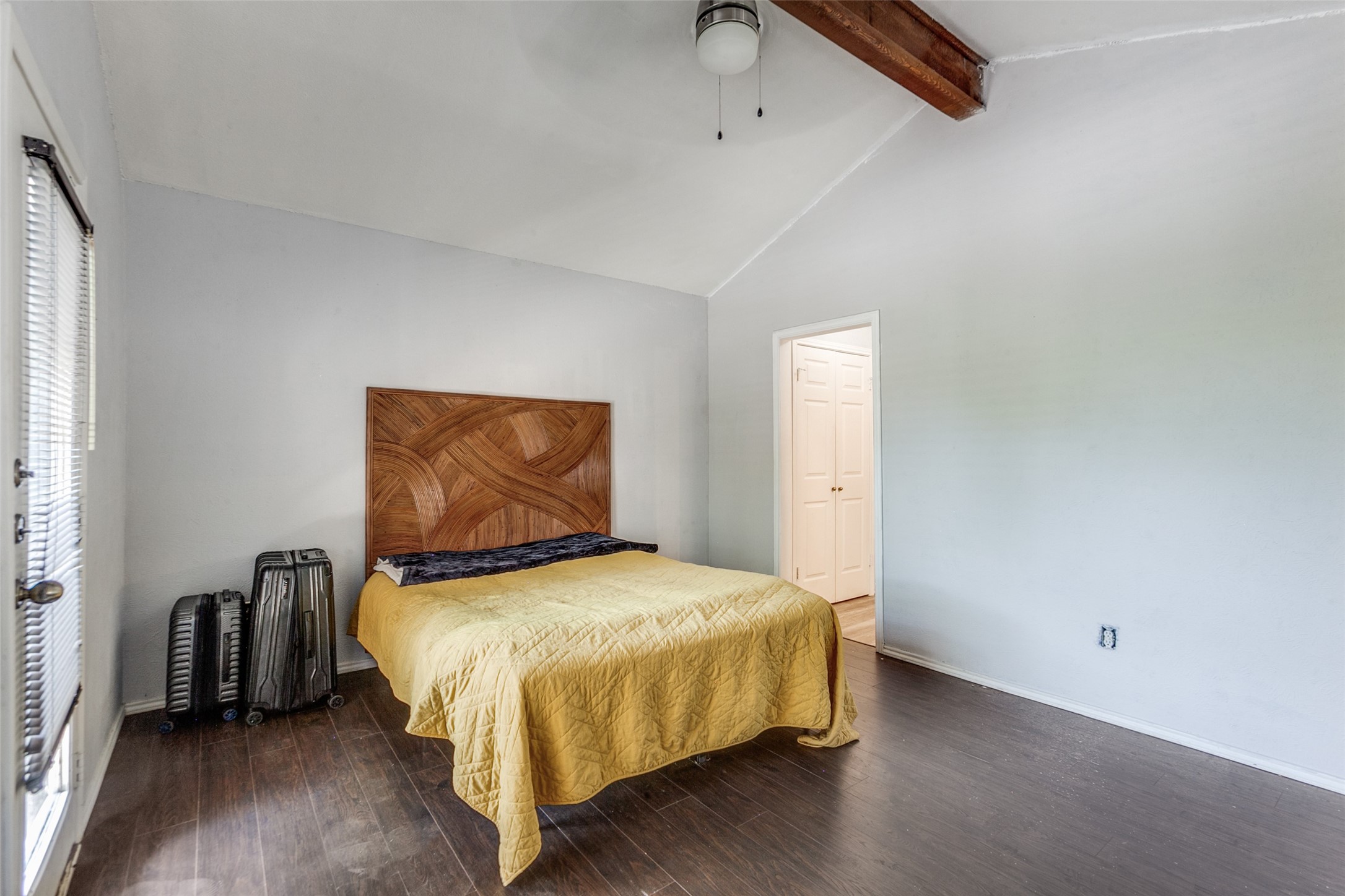 9600 Royal Lane 201