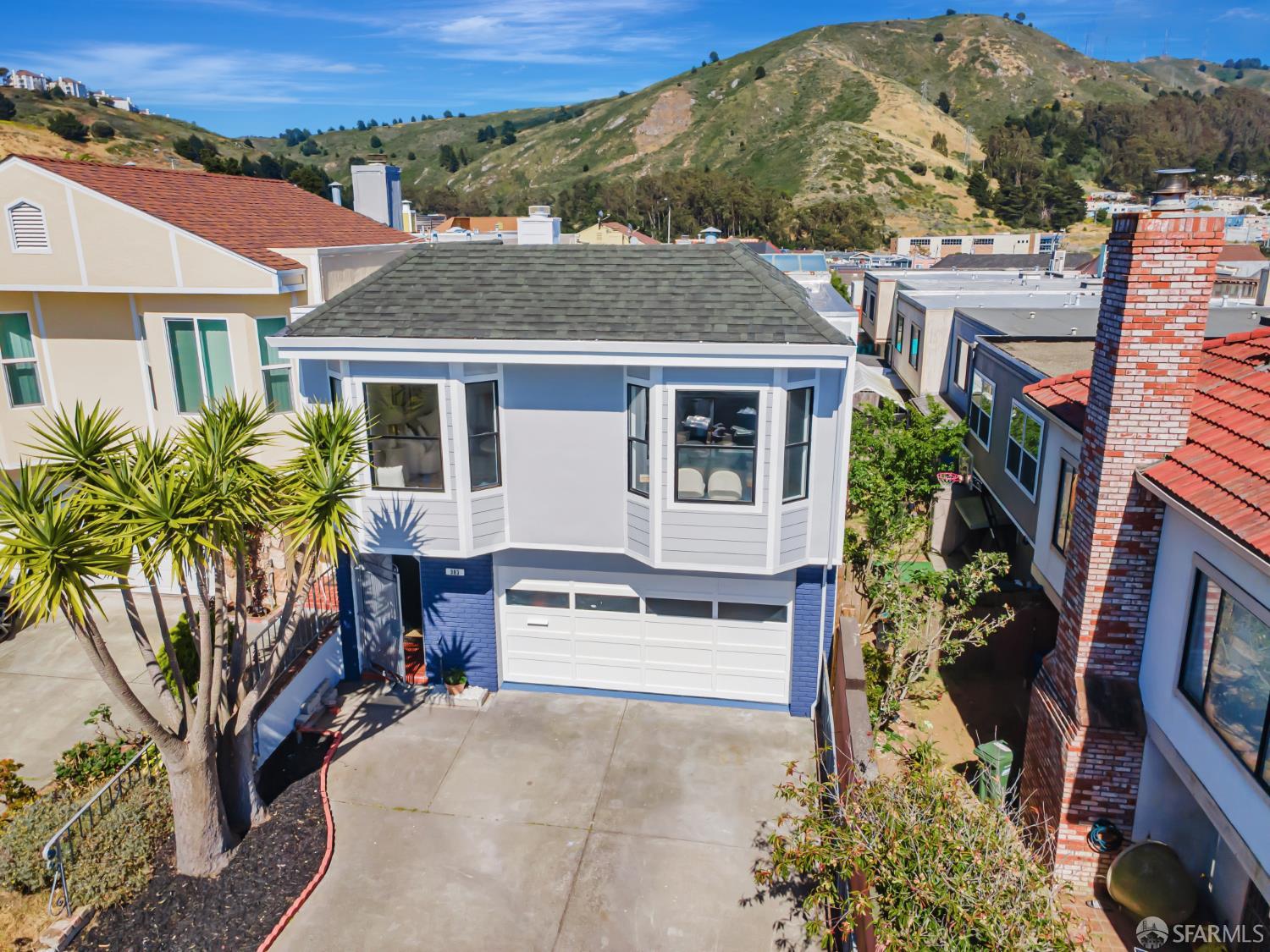 383 Abbot Avenue