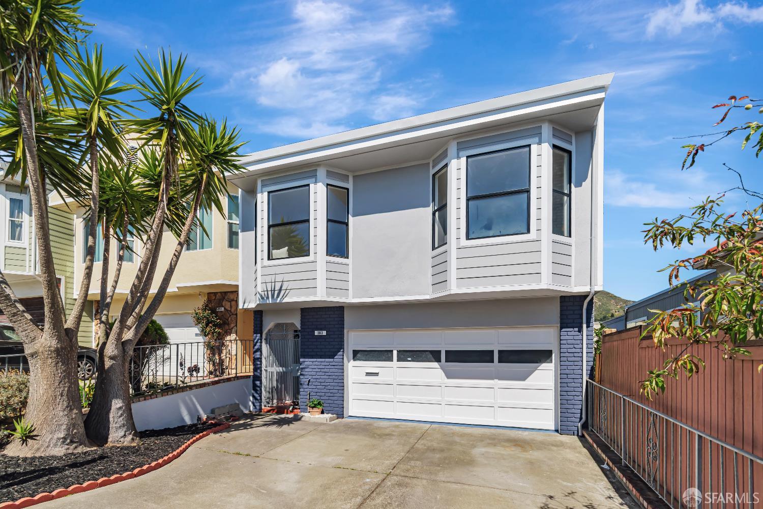 383 Abbot Avenue