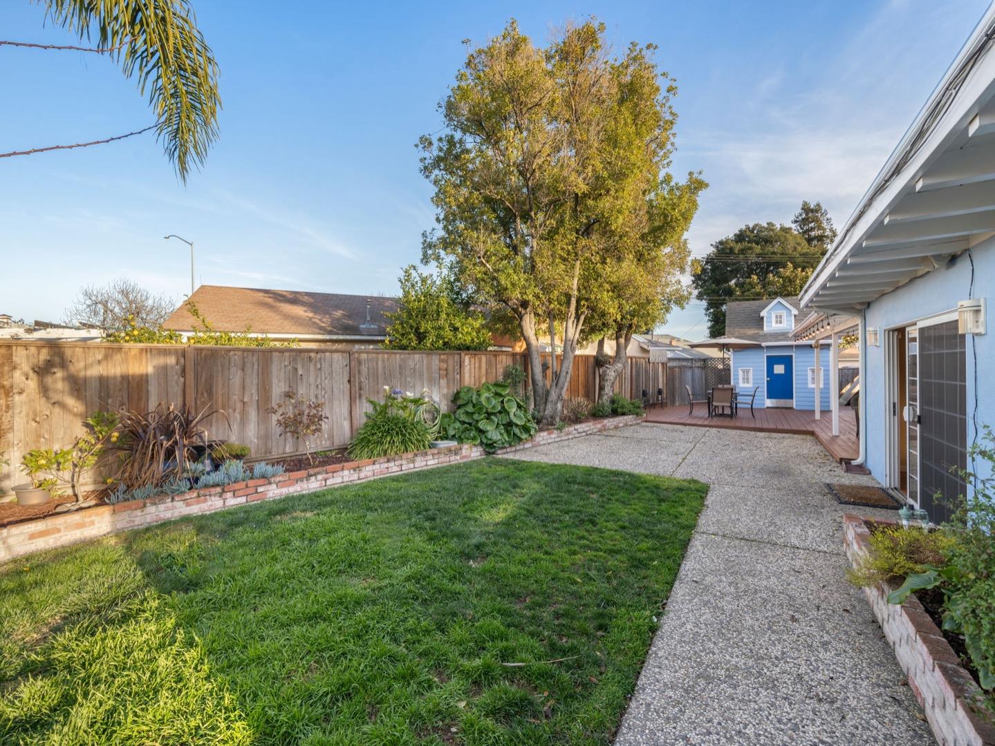 23394 Klamath RD