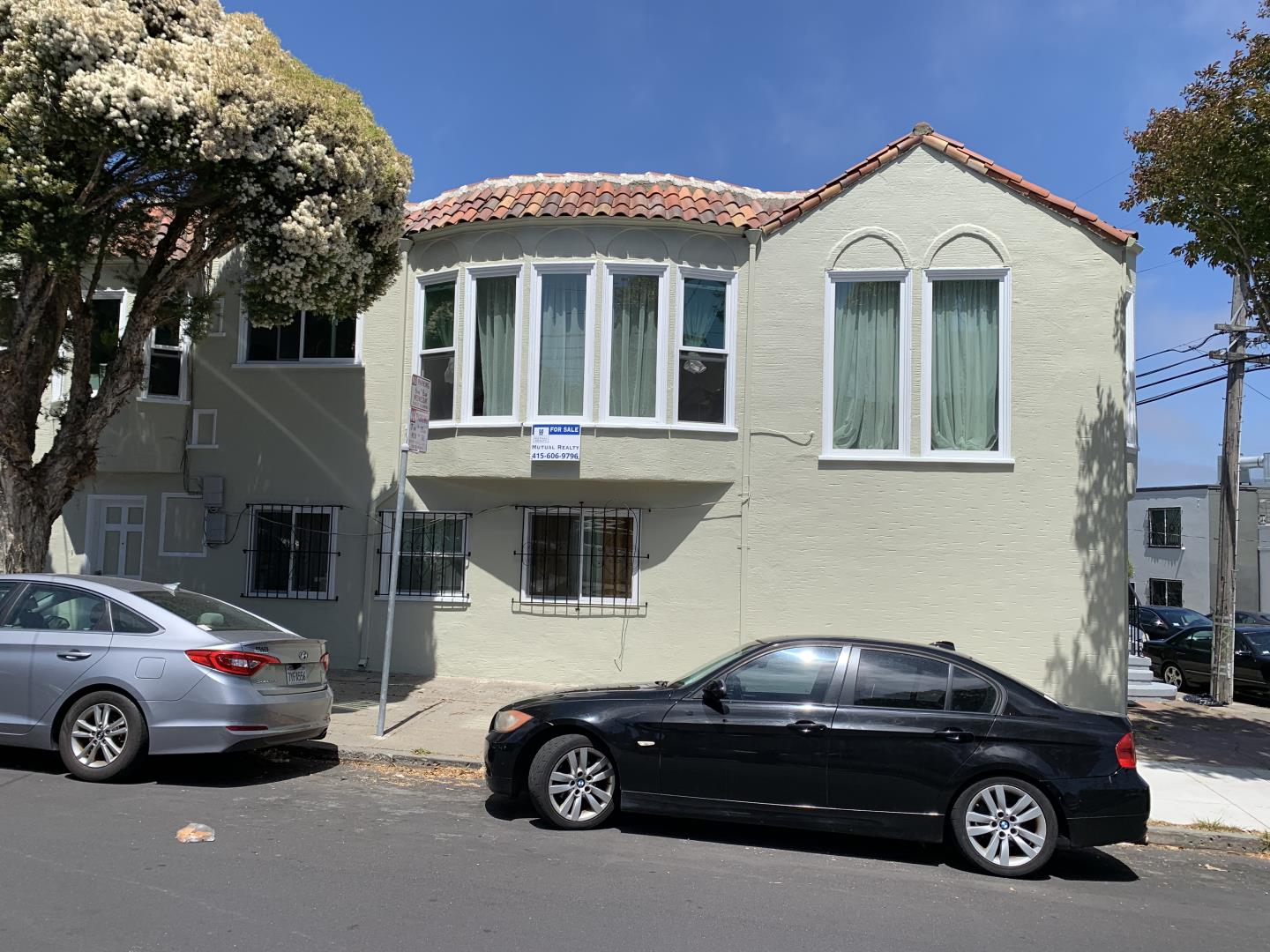 98 Templeton AVE