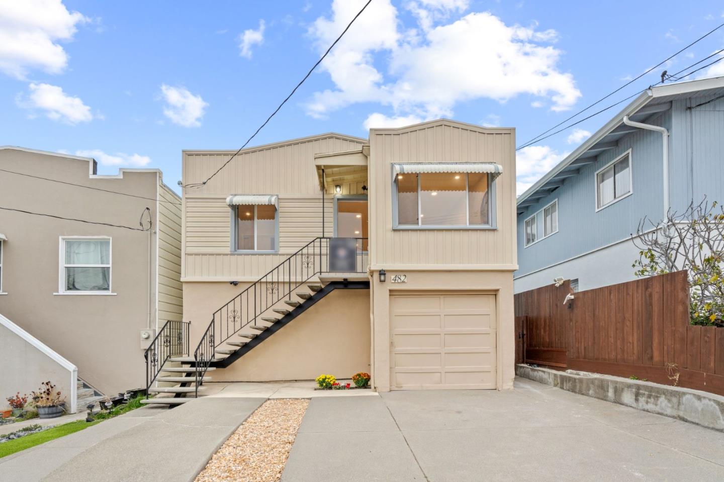 482 Maple AVE