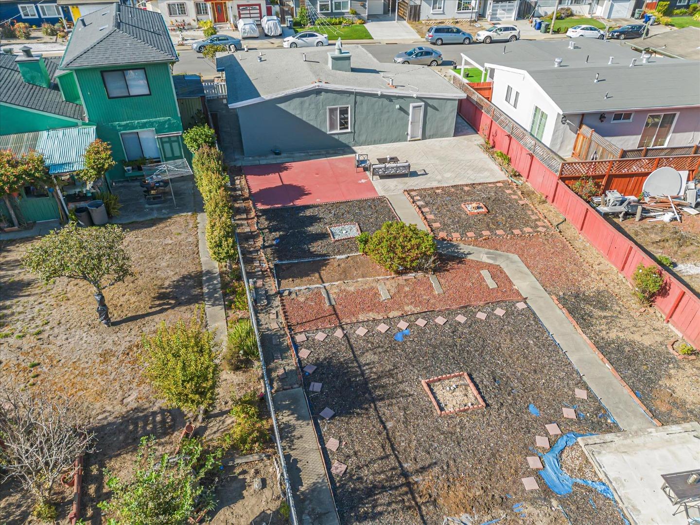 827 Byron DR