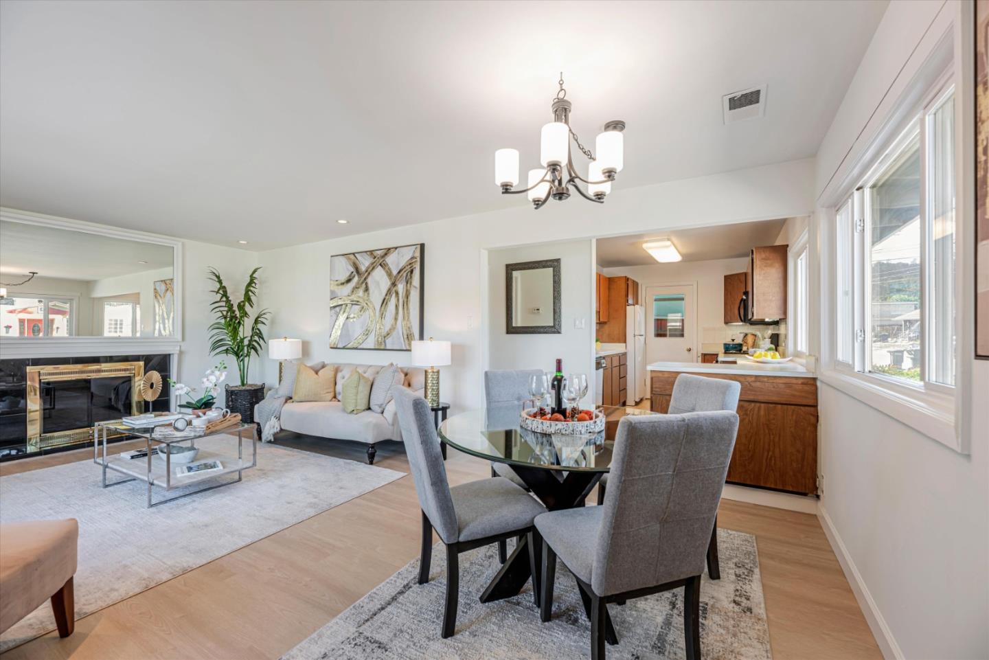 827 Byron DR