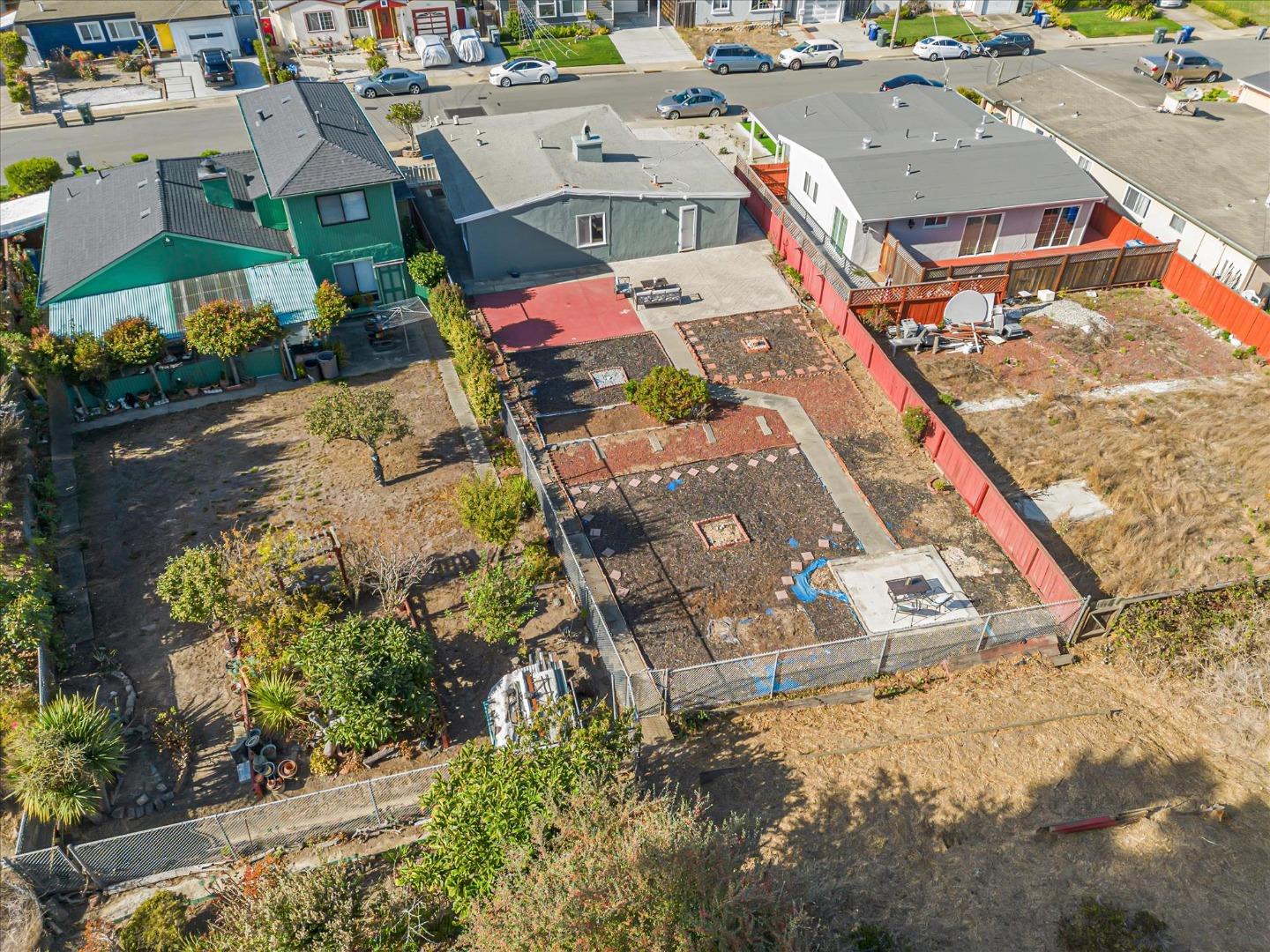827 Byron DR