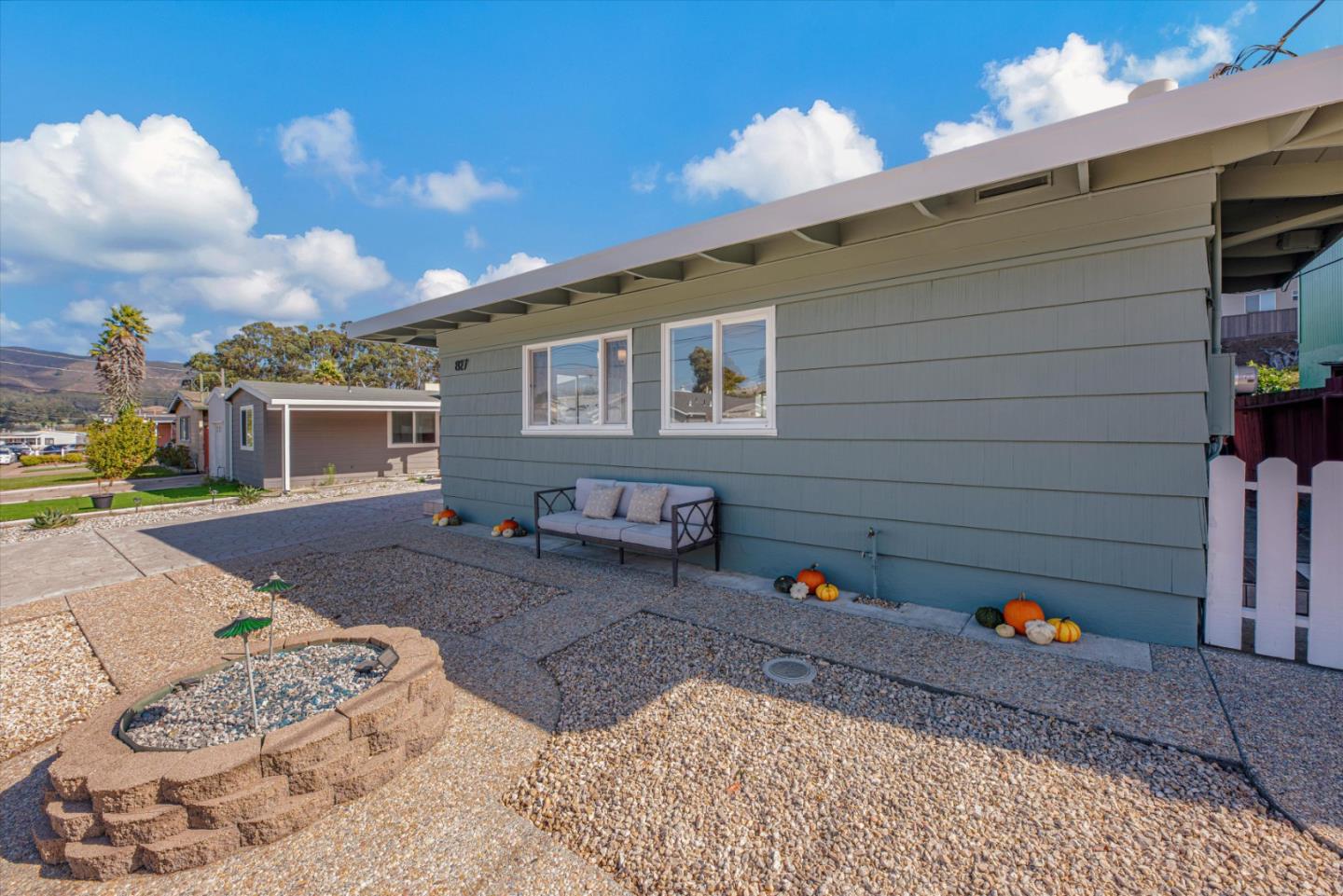 827 Byron DR