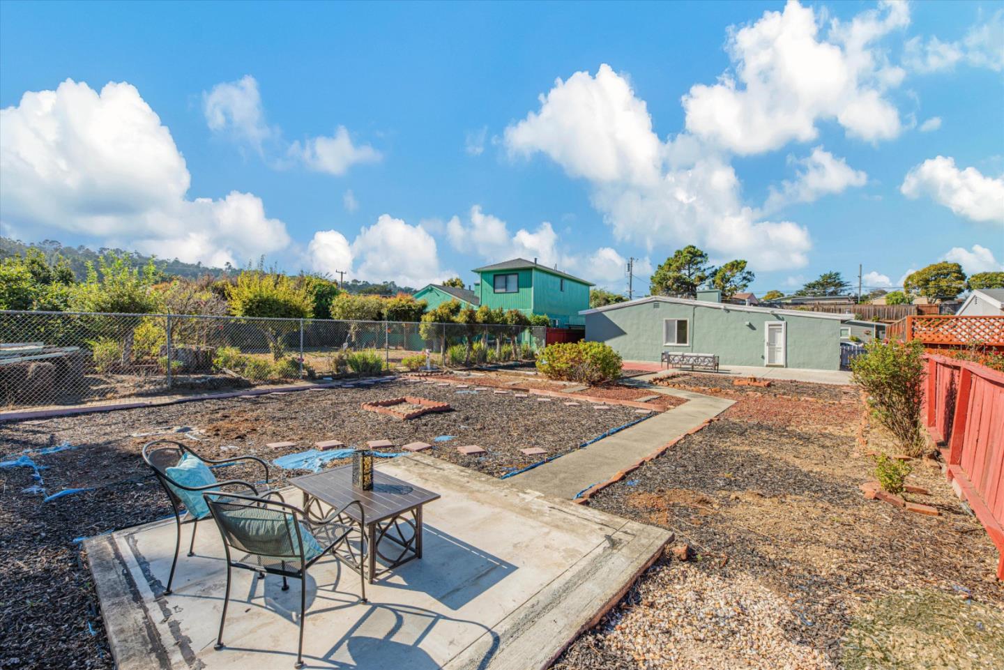 827 Byron DR