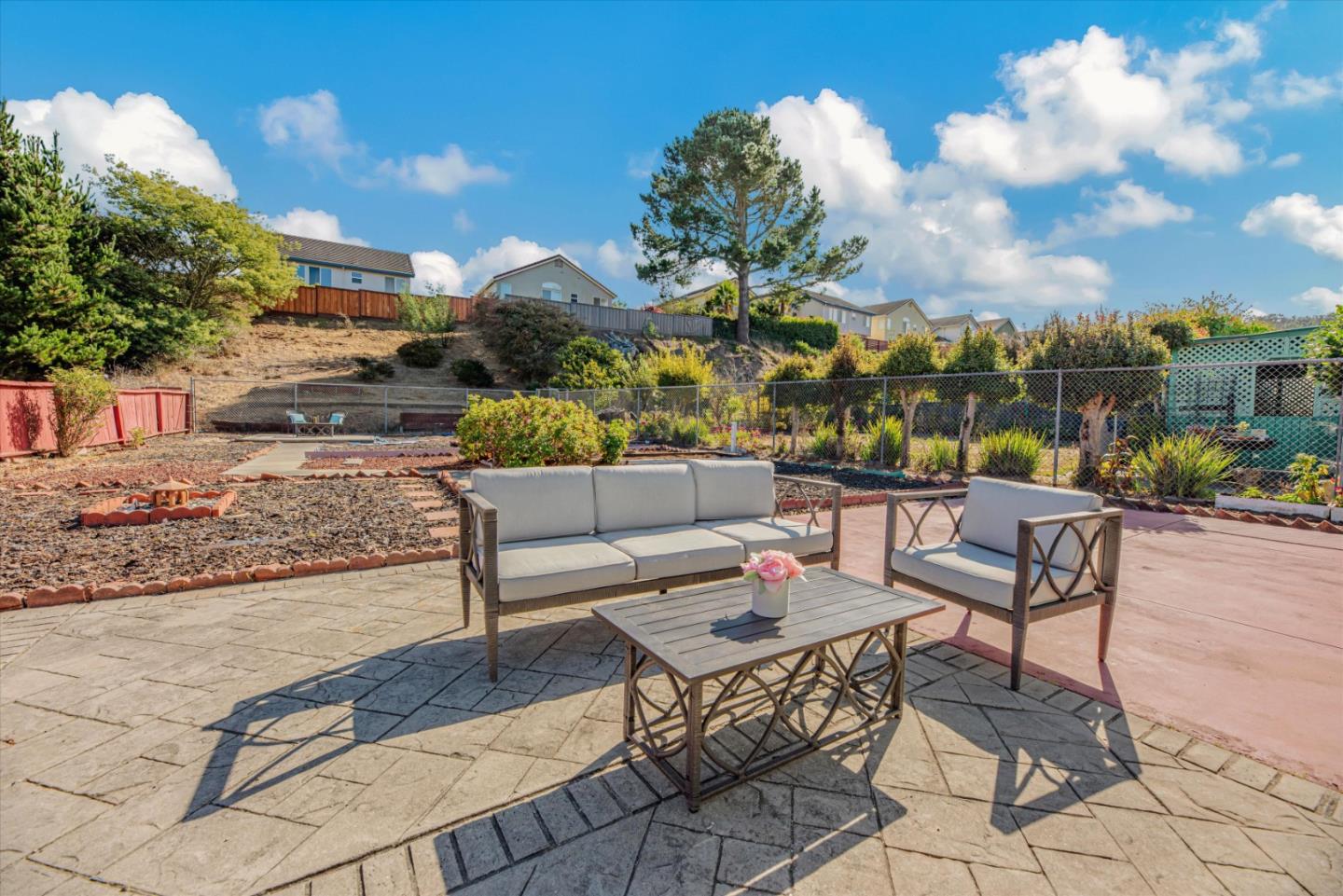 827 Byron DR