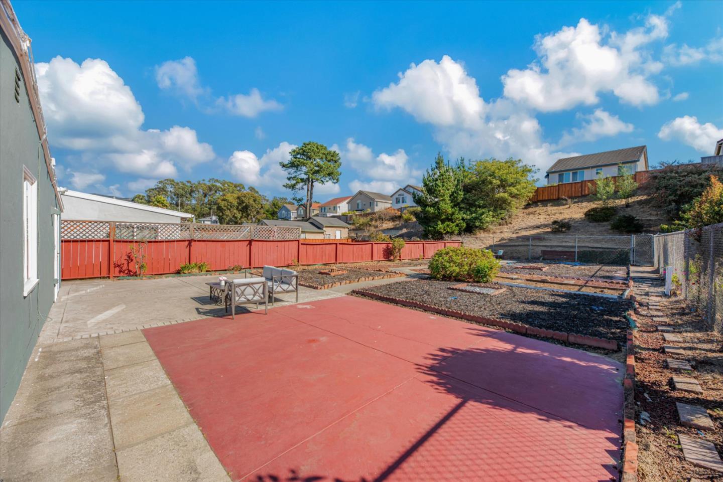 827 Byron DR