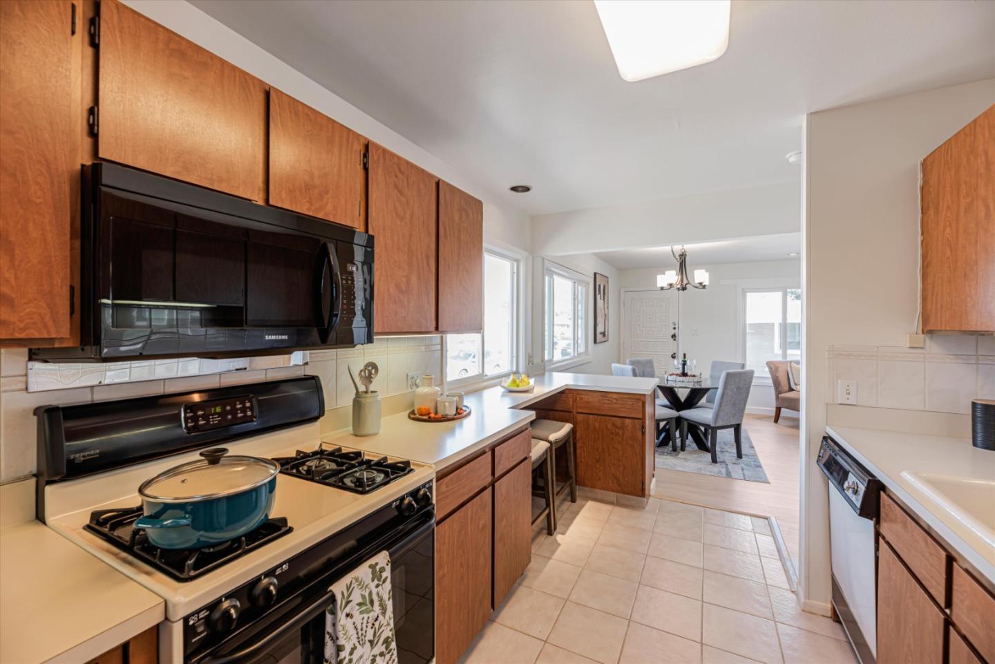 827 Byron DR