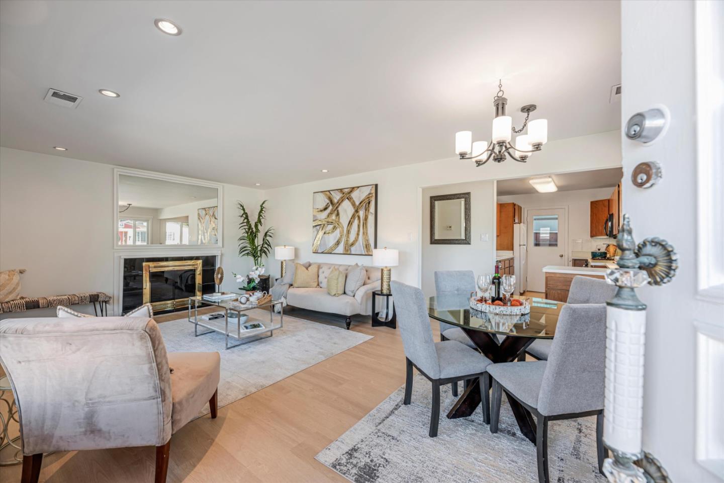 827 Byron DR