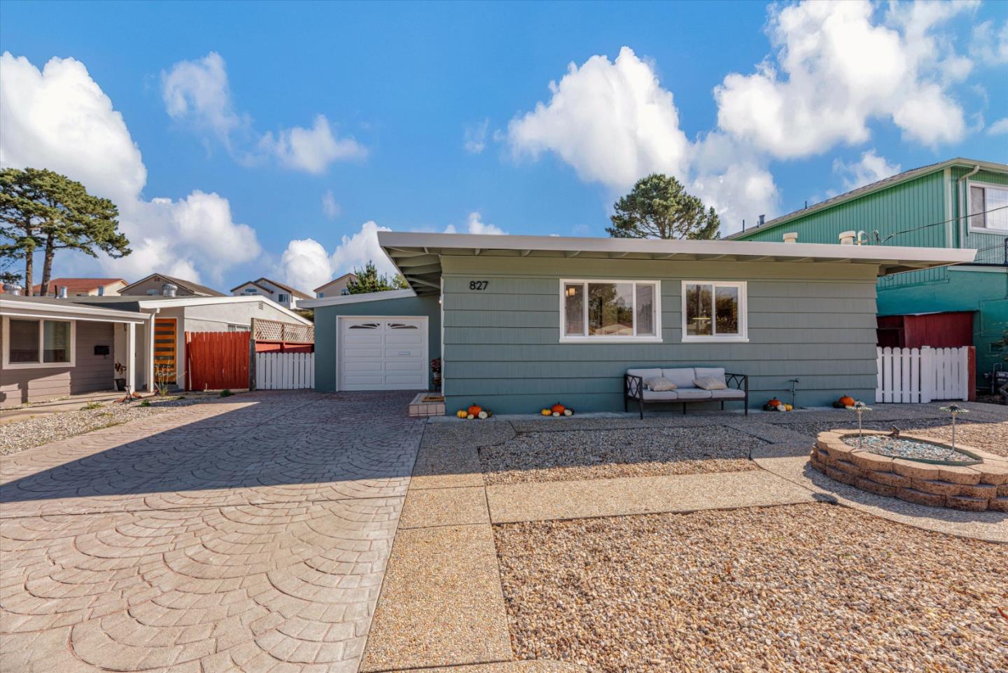 827 Byron DR