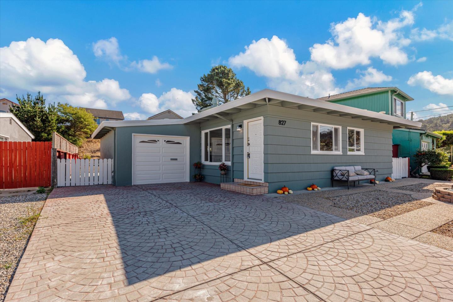 827 Byron DR