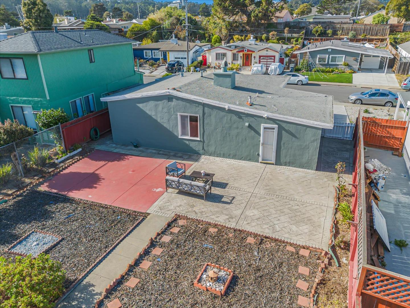 827 Byron DR
