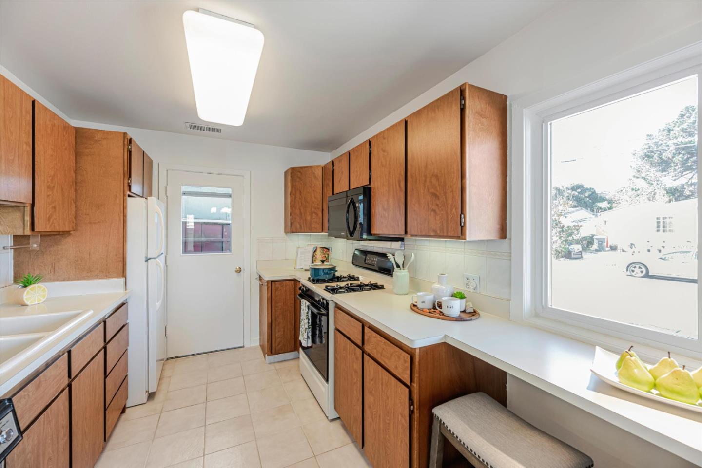 827 Byron DR