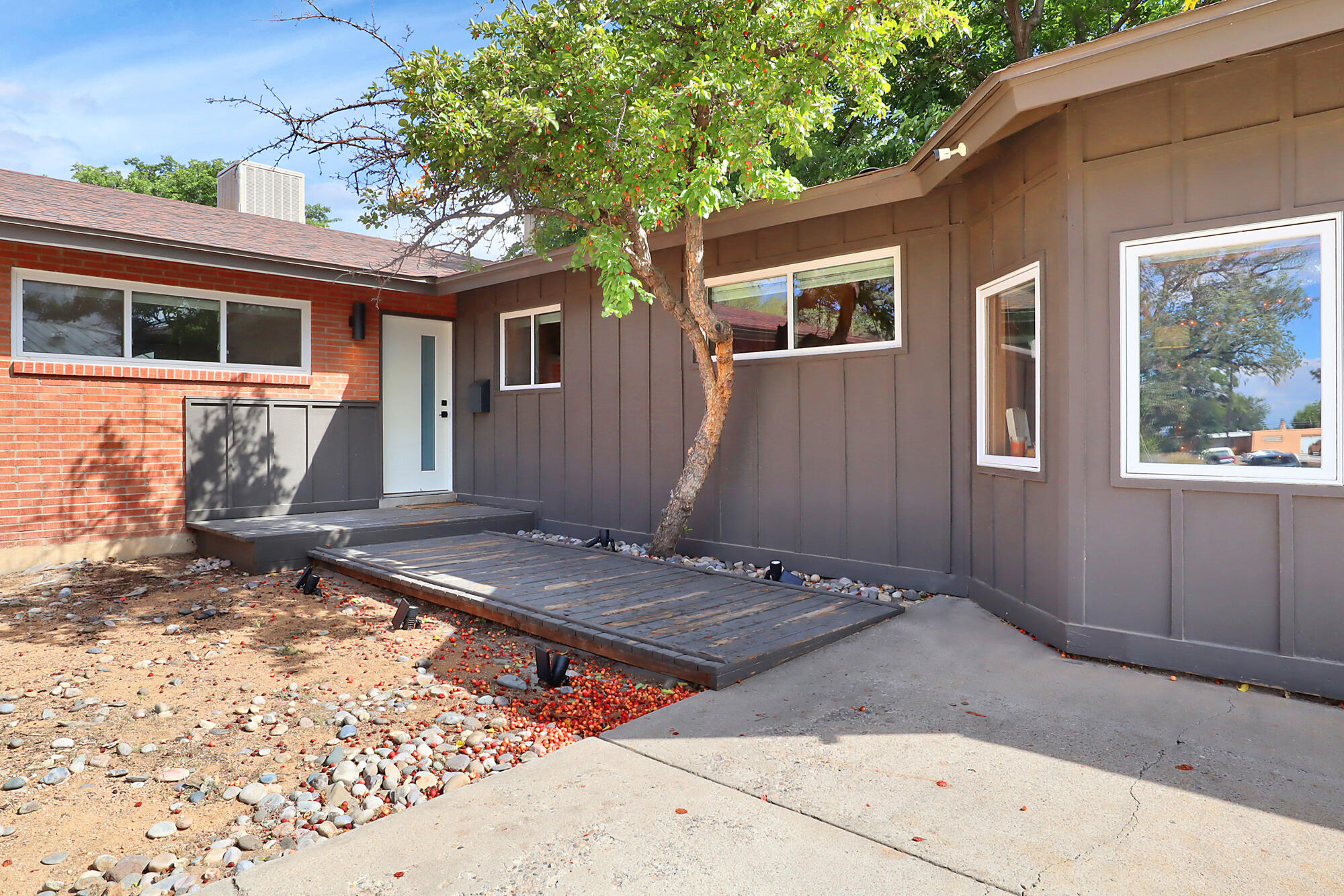 3130 Carolina Street NE