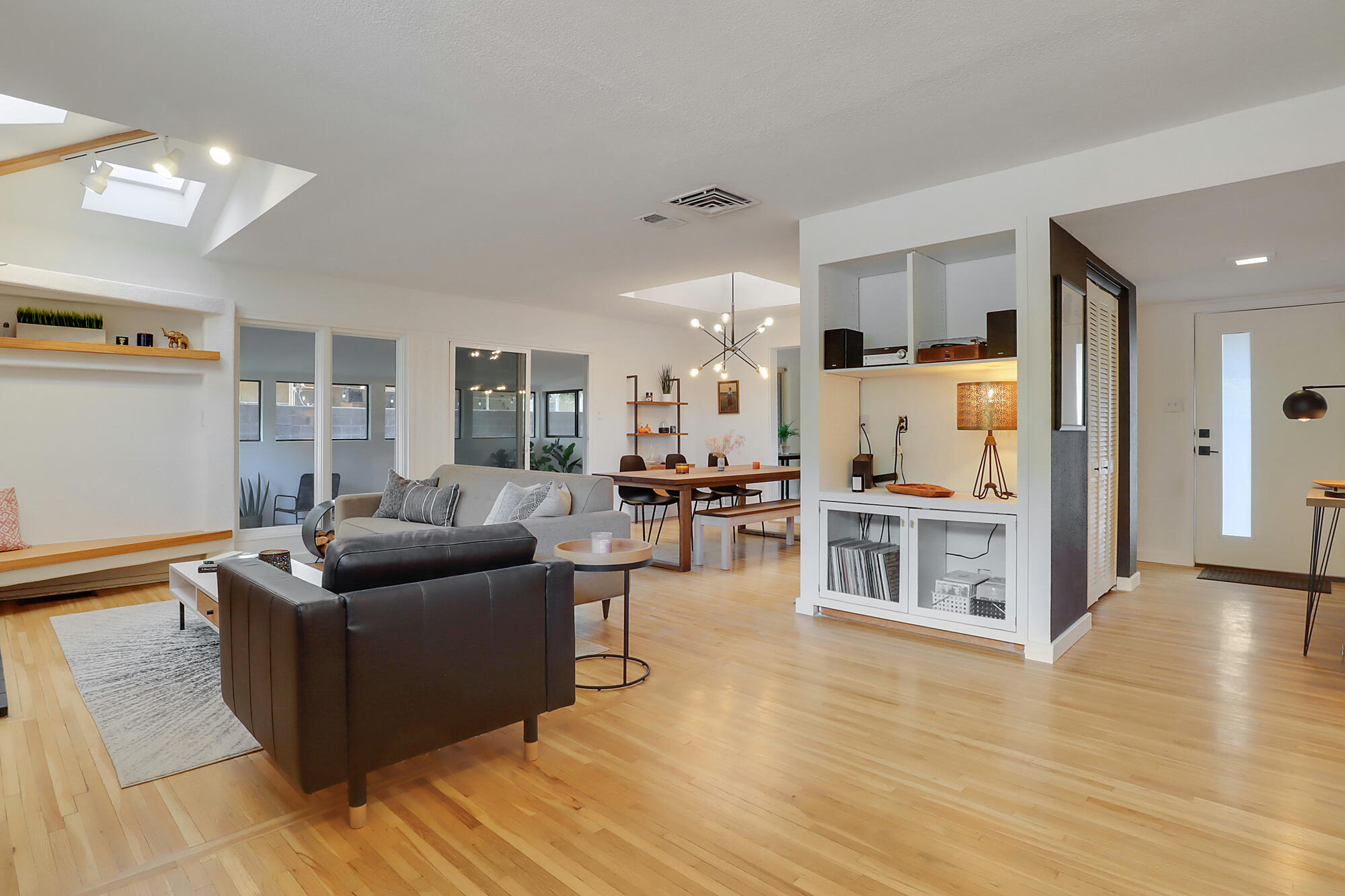 3130 Carolina Street NE