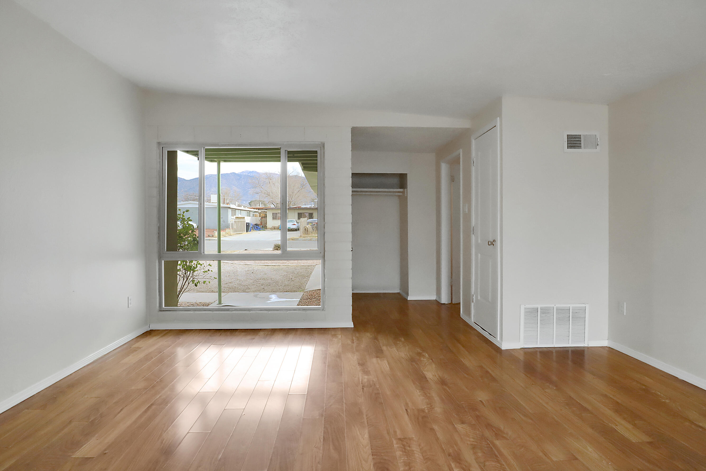 1821 Carol Street NE