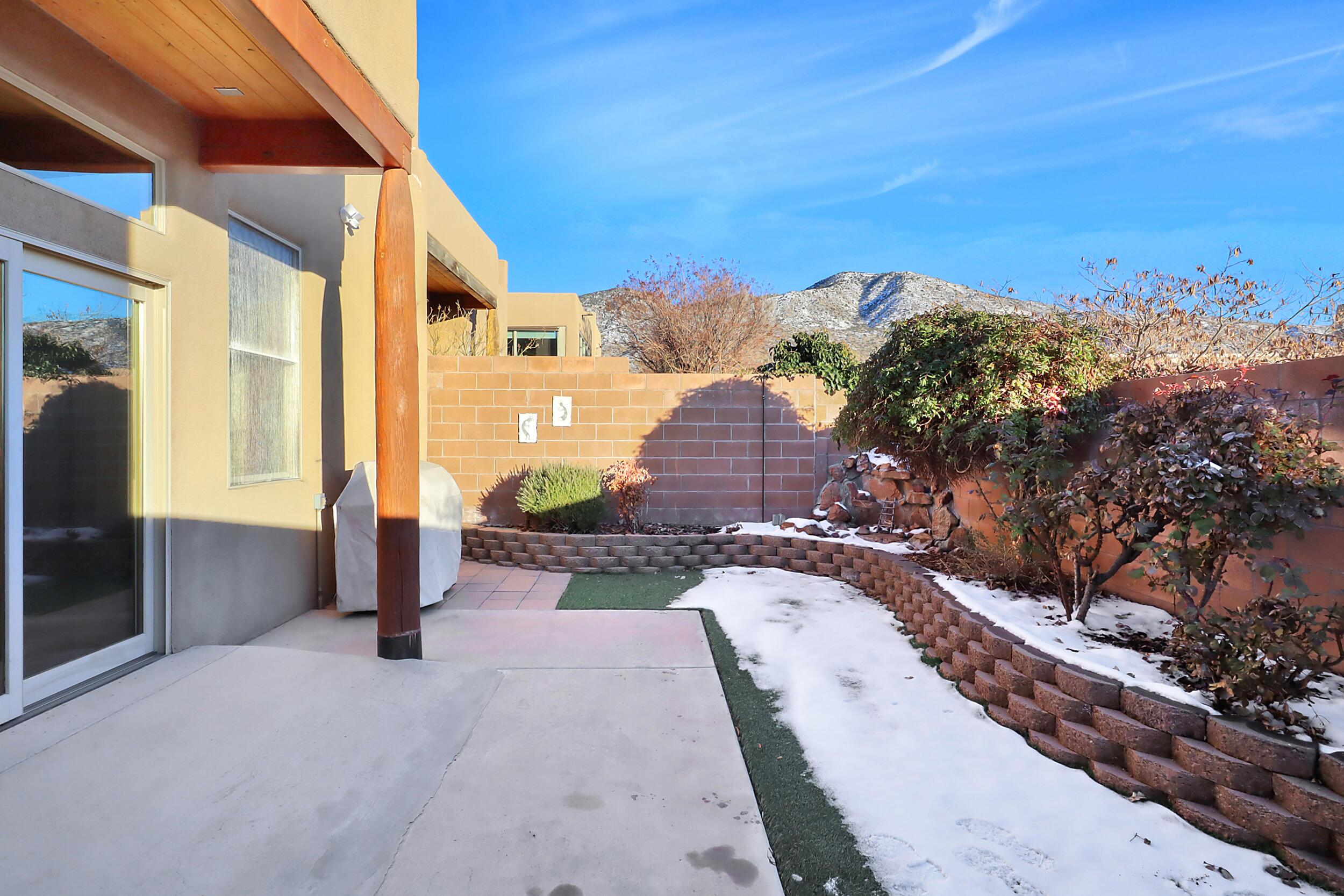 3747 Ridge Pointe Loop NE