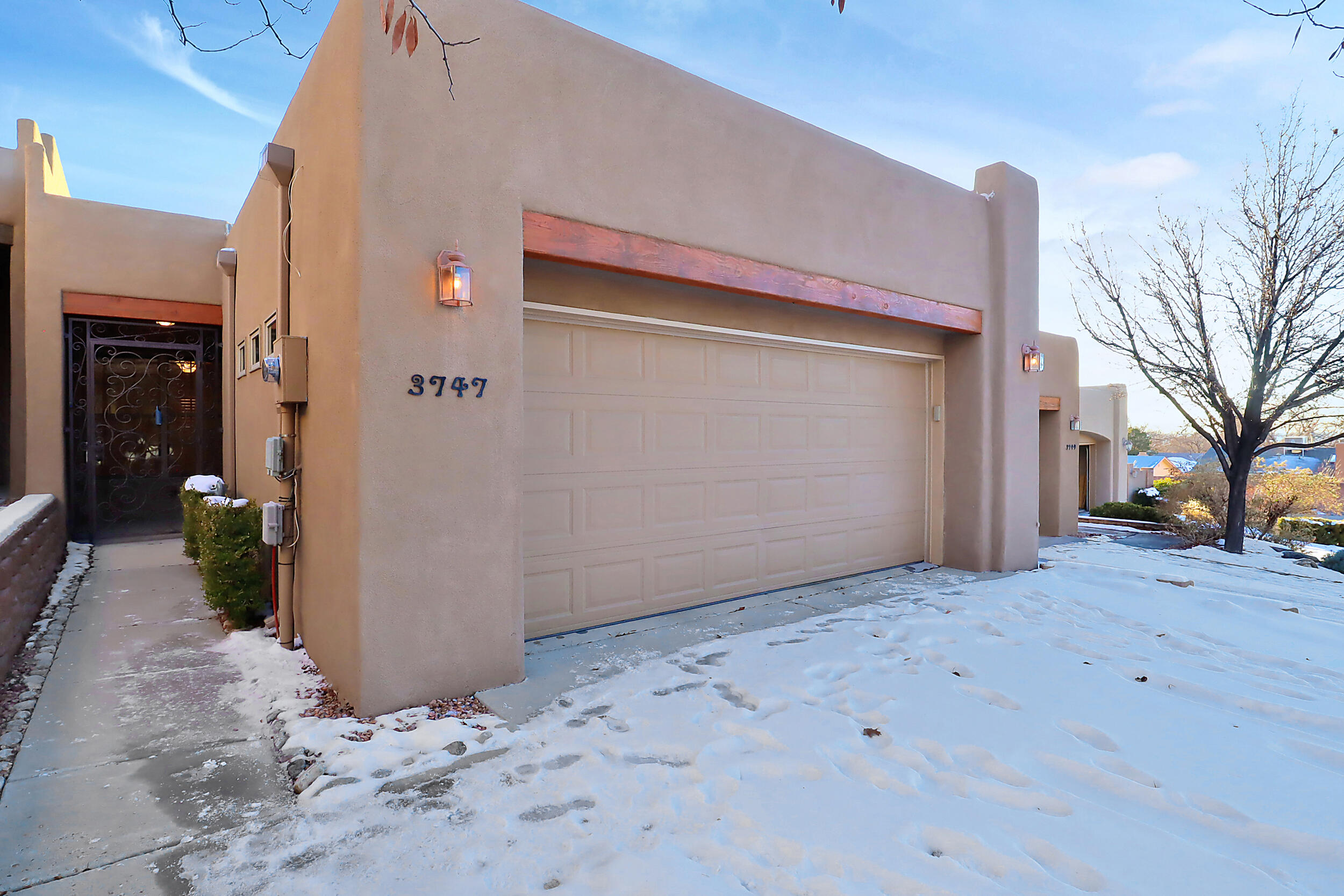 3747 Ridge Pointe Loop NE