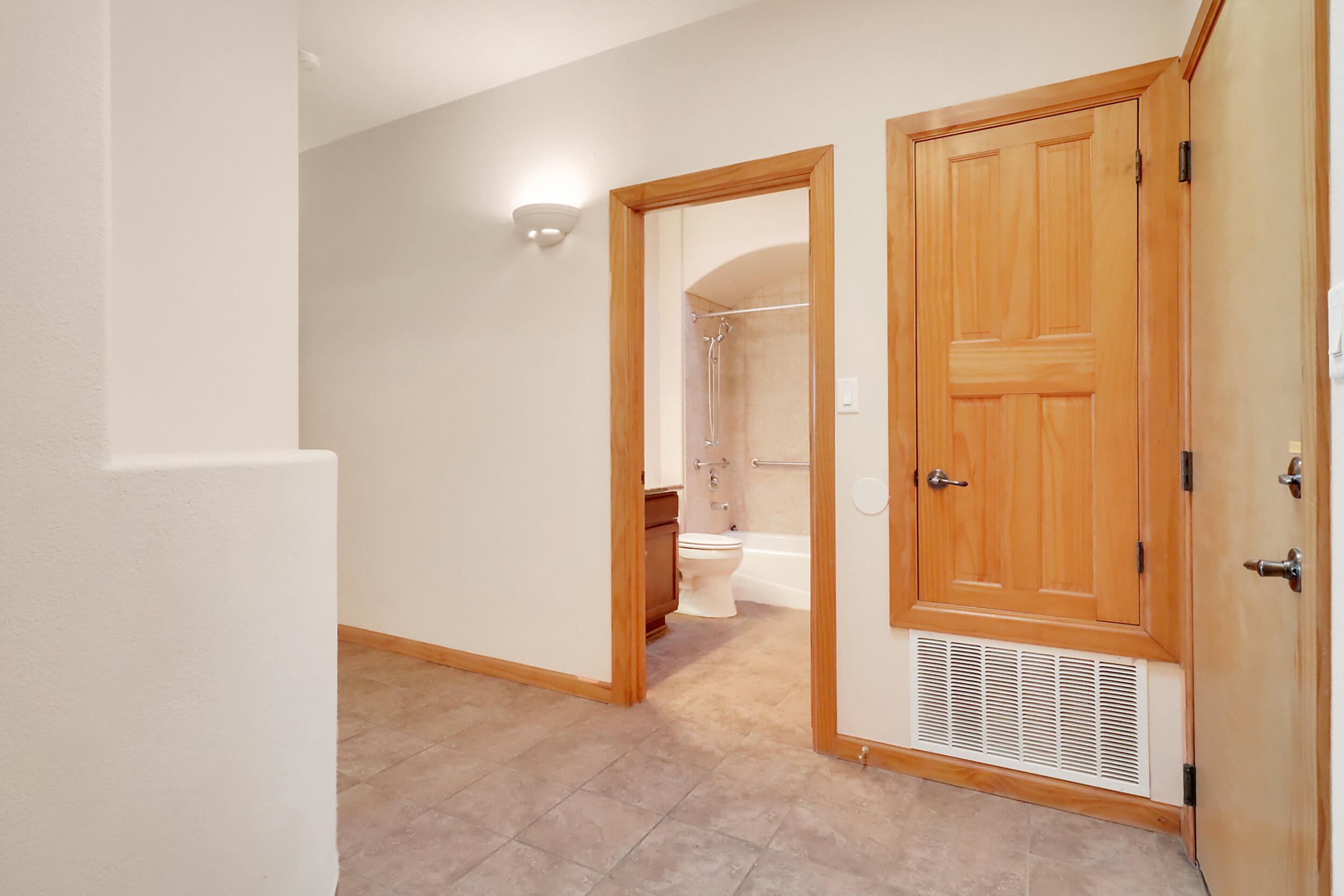 3747 Ridge Pointe Loop NE