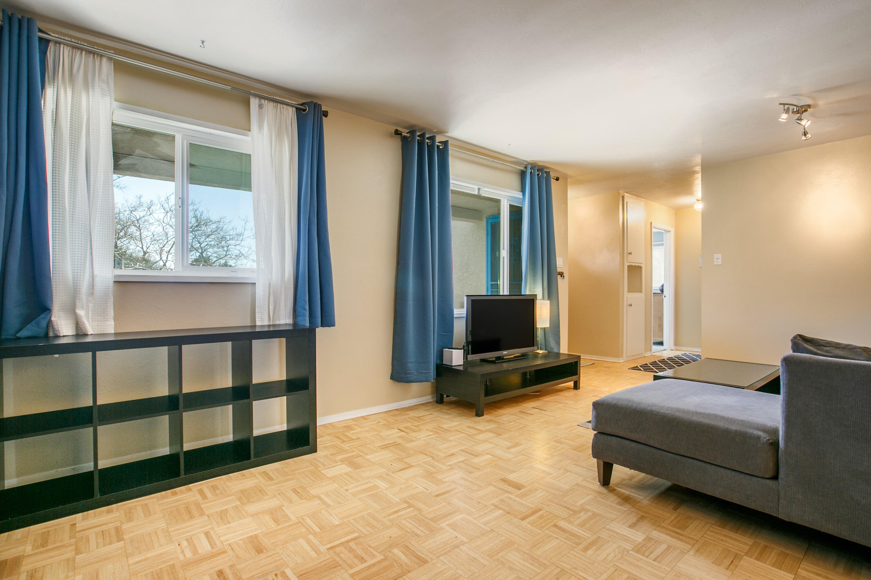 9425 Parsifal Place NE