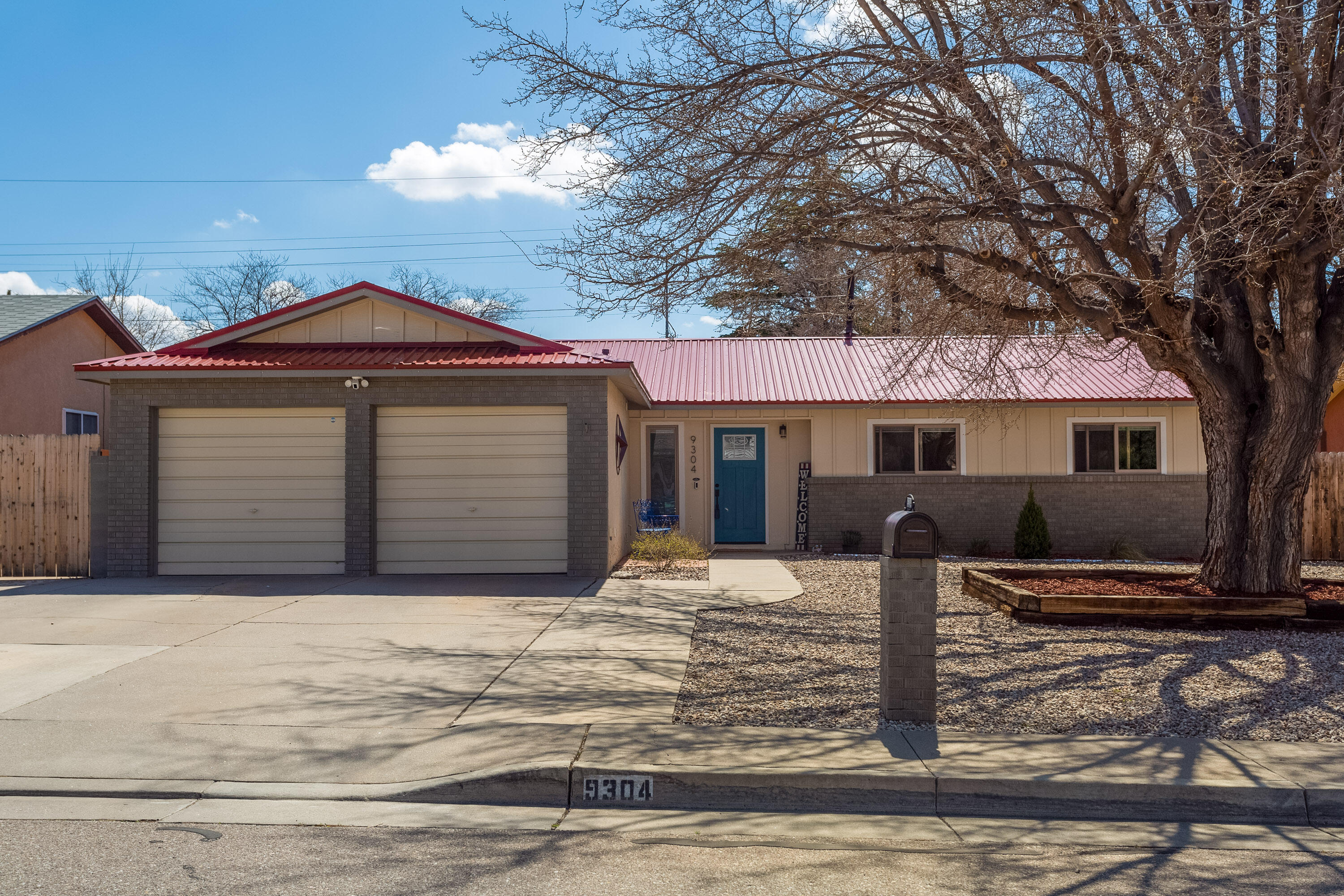 9304 Lagrima De Oro Road NE